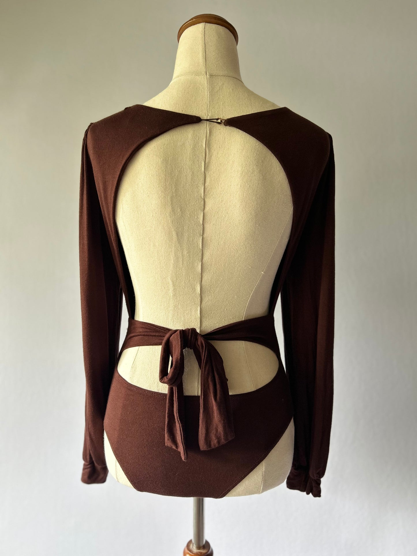 Deep V-Neck Long Sleeve Bodysuit – Size S