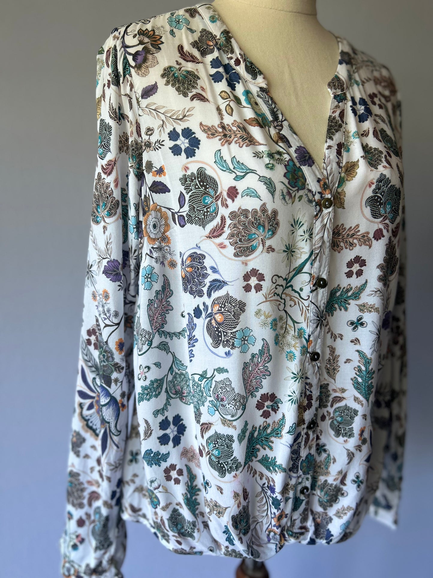 Floral Long Sleeve Shirt – Size M