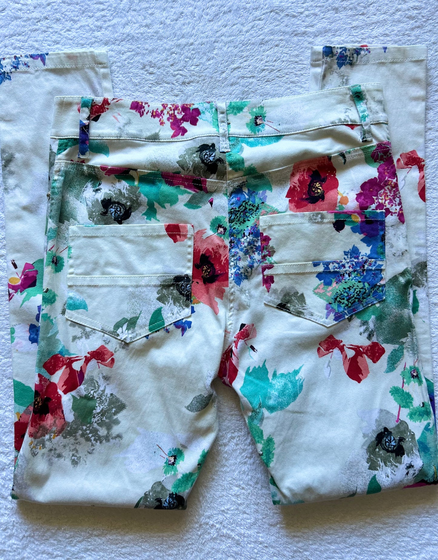 Moochi Floral White Pants – Size 8