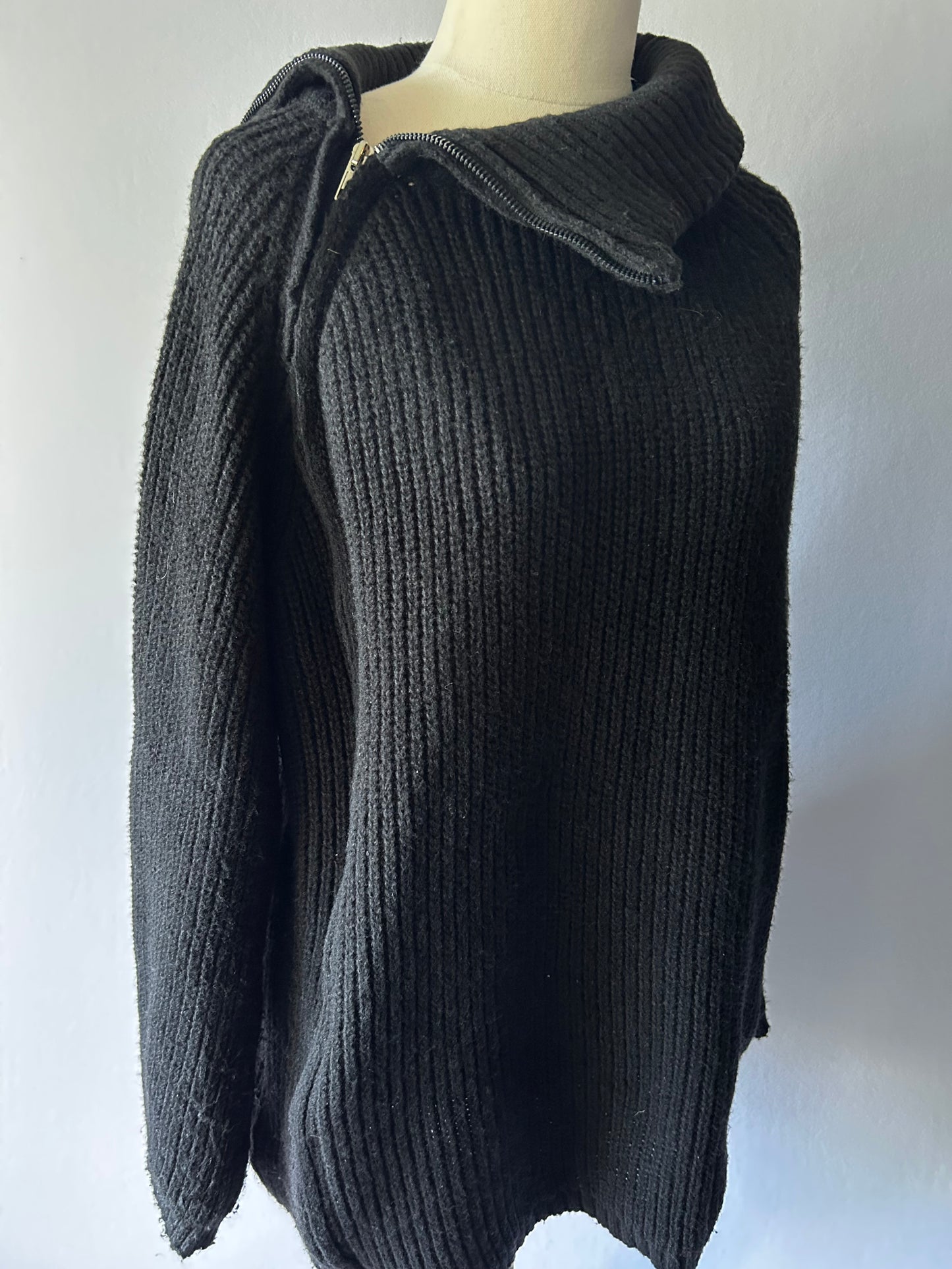 Asymmetric Zip-Detail Chunky Knit Sweater – One Size