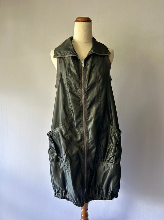 Avant-Garde Zippered Tunic Vest - Sleek Black - Size 10