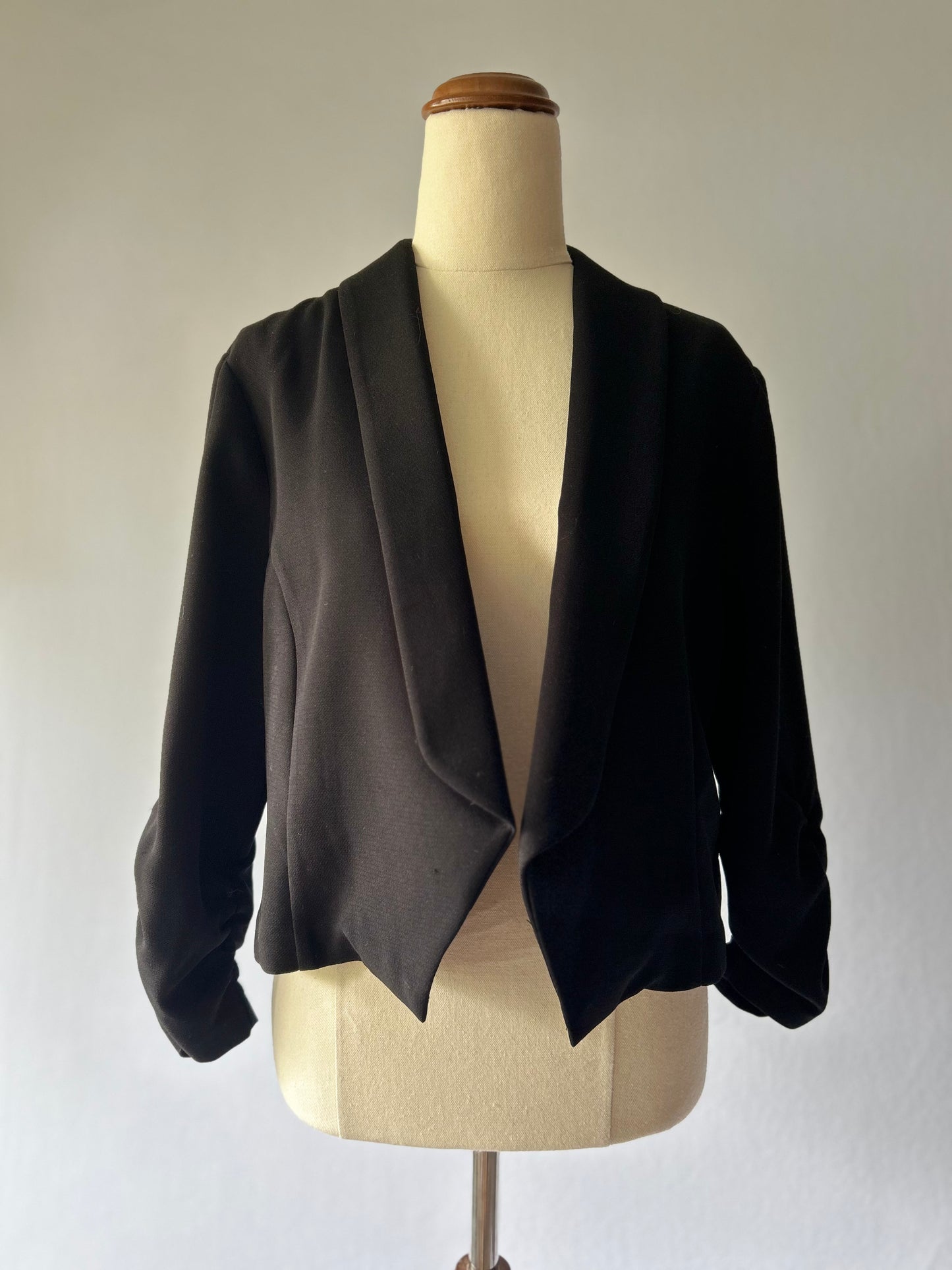 Trelise Cooper Black Cropped Ruched-Sleeve Blazer - Size M