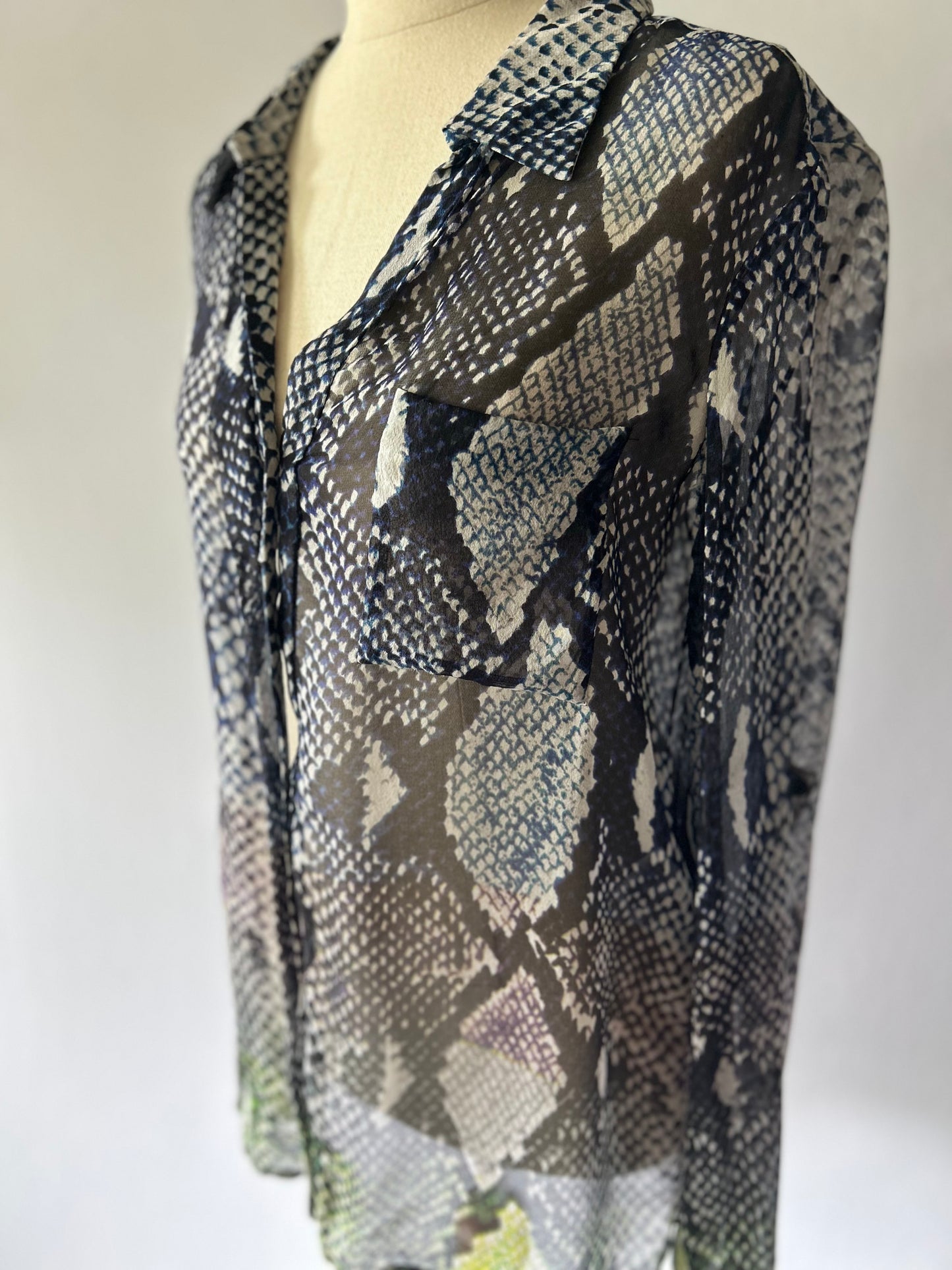 Diane von Furstenberg Silk Snakeskin Print Blouse – Size 6