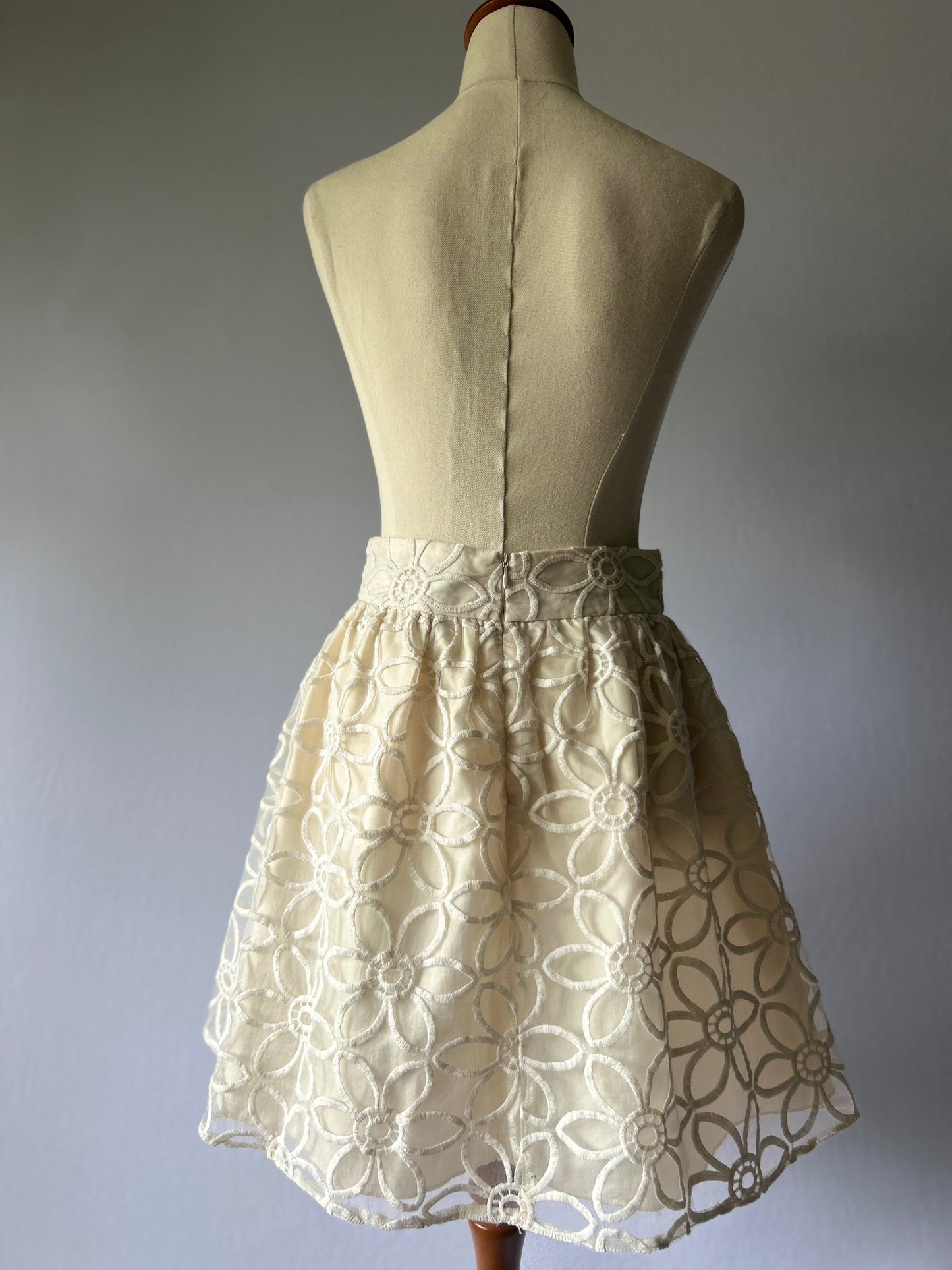 Floral Embroidered Skirt – Size 8