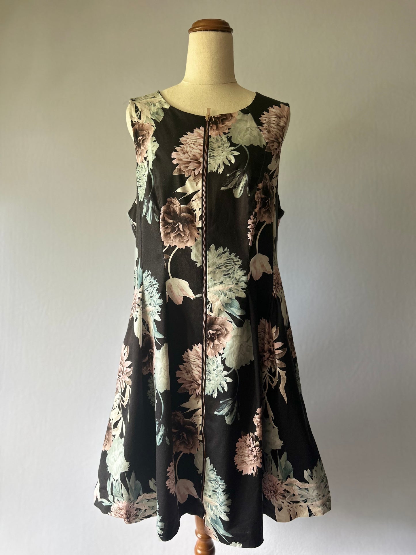 Black Floral Dress – Size 16