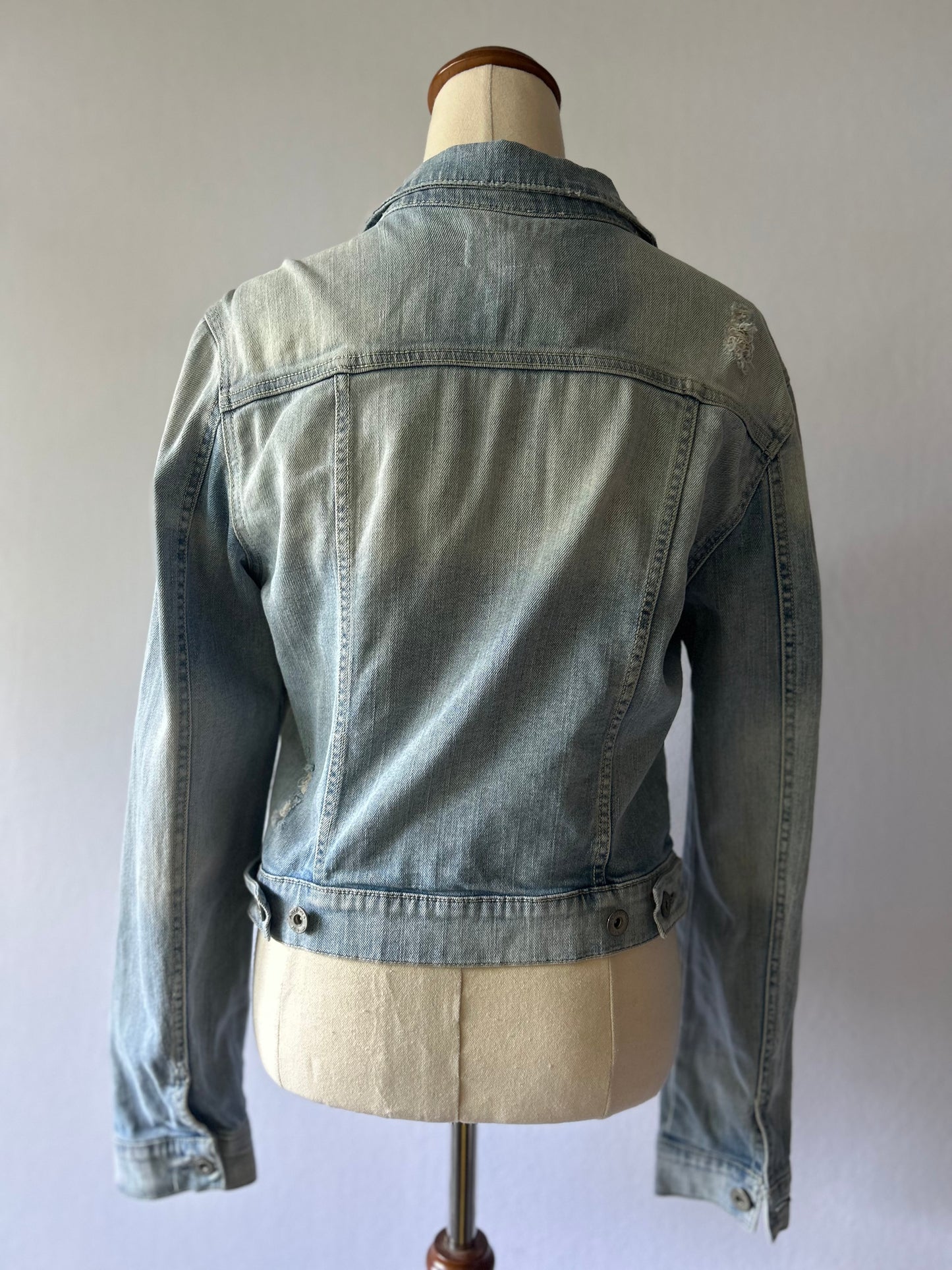 Classic Light Wash Fitted Denim Jacket - Size M