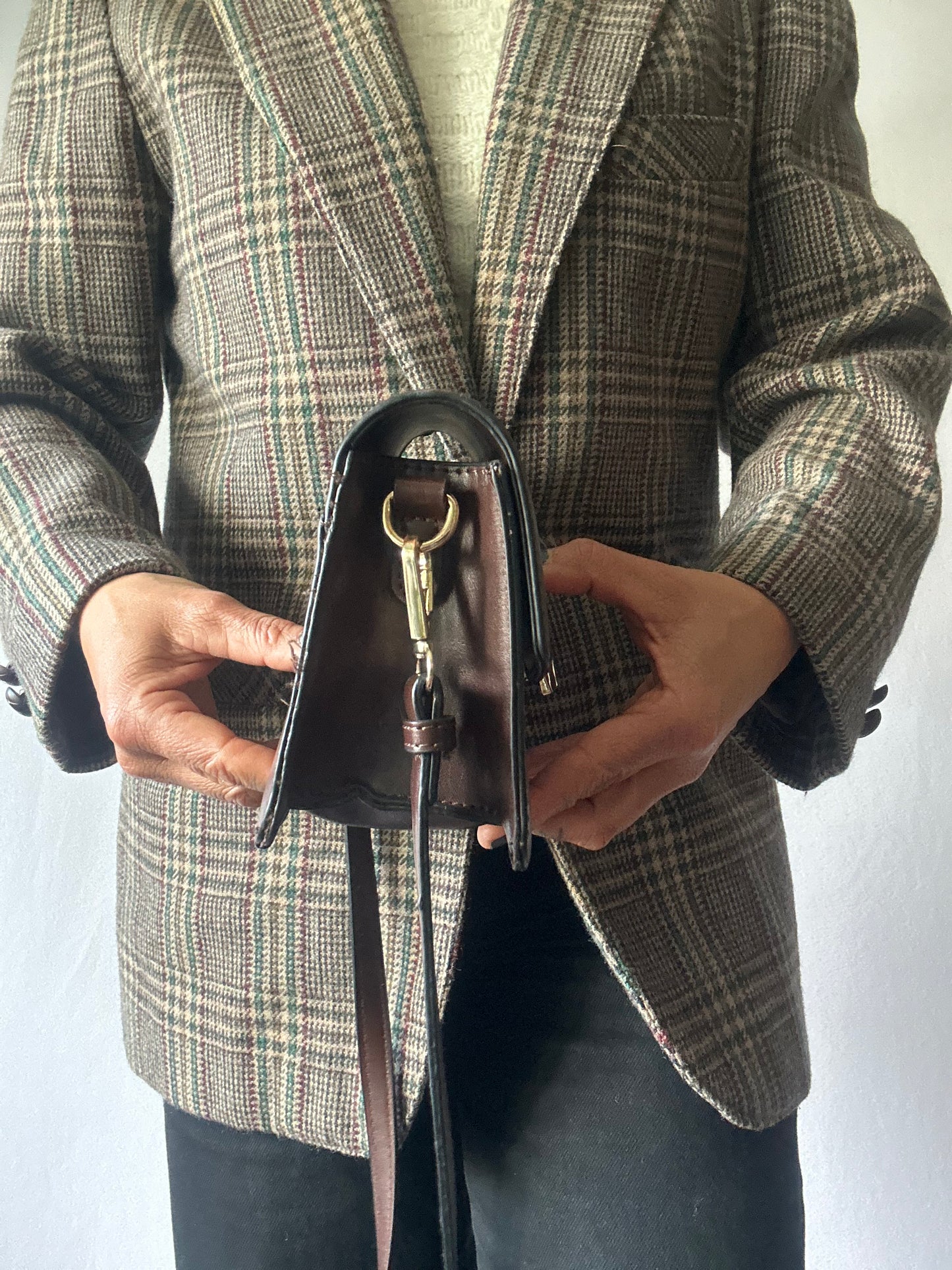 Vintage Brown Shoulder Bag with Gold Clasp