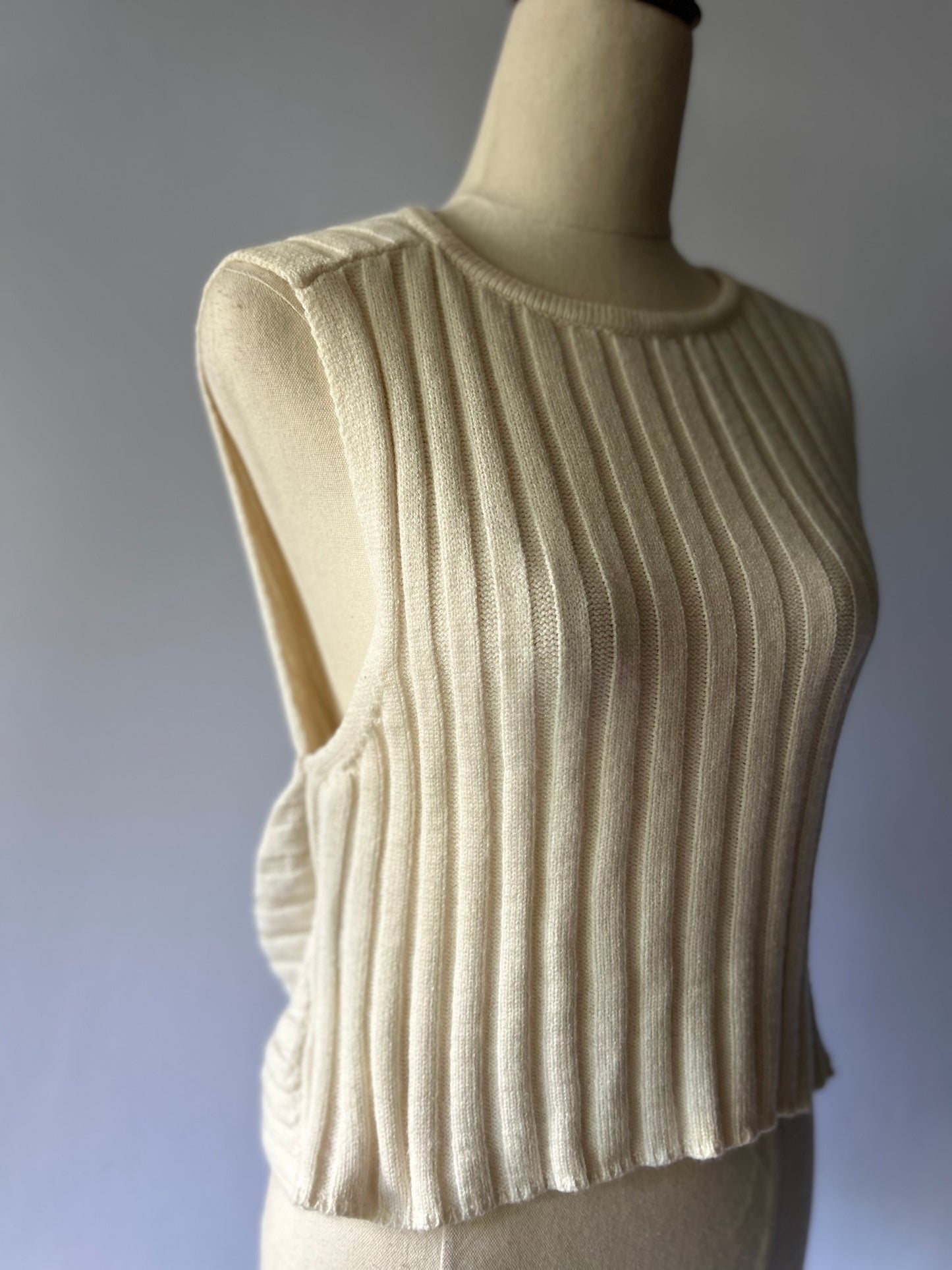Cream Ribbed Knit Sleeveless Shell – Size XL