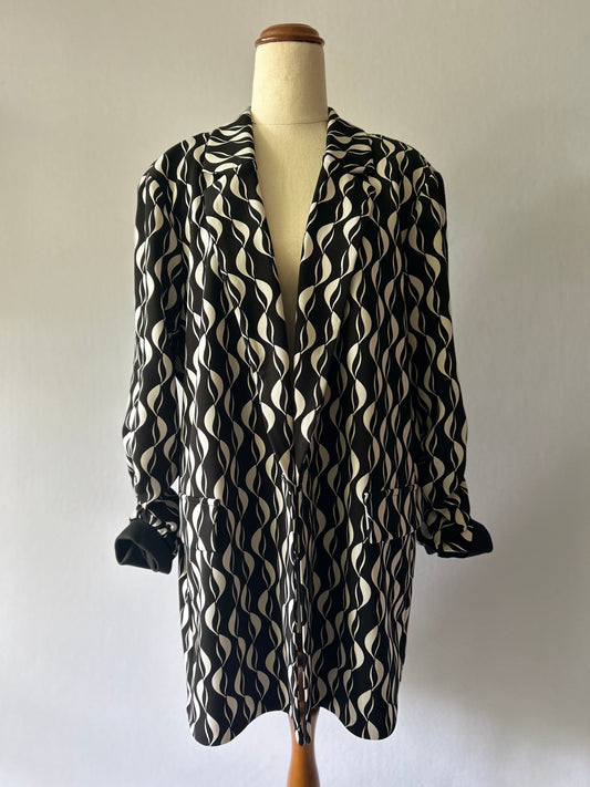 Joseph Ribkoff Monochrome Optical Print Longline Blazer (Made in Canada) - UK 18 / NZ 18
