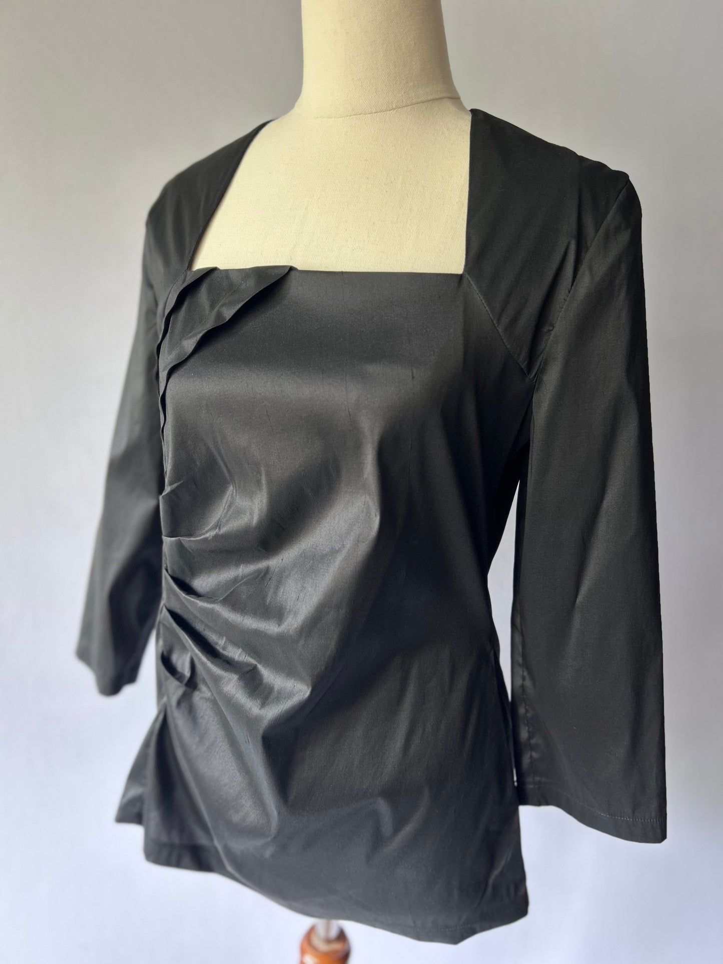 Jane Daniels Luxury Silk-Blend Graphic Top – Size 12, new with tag