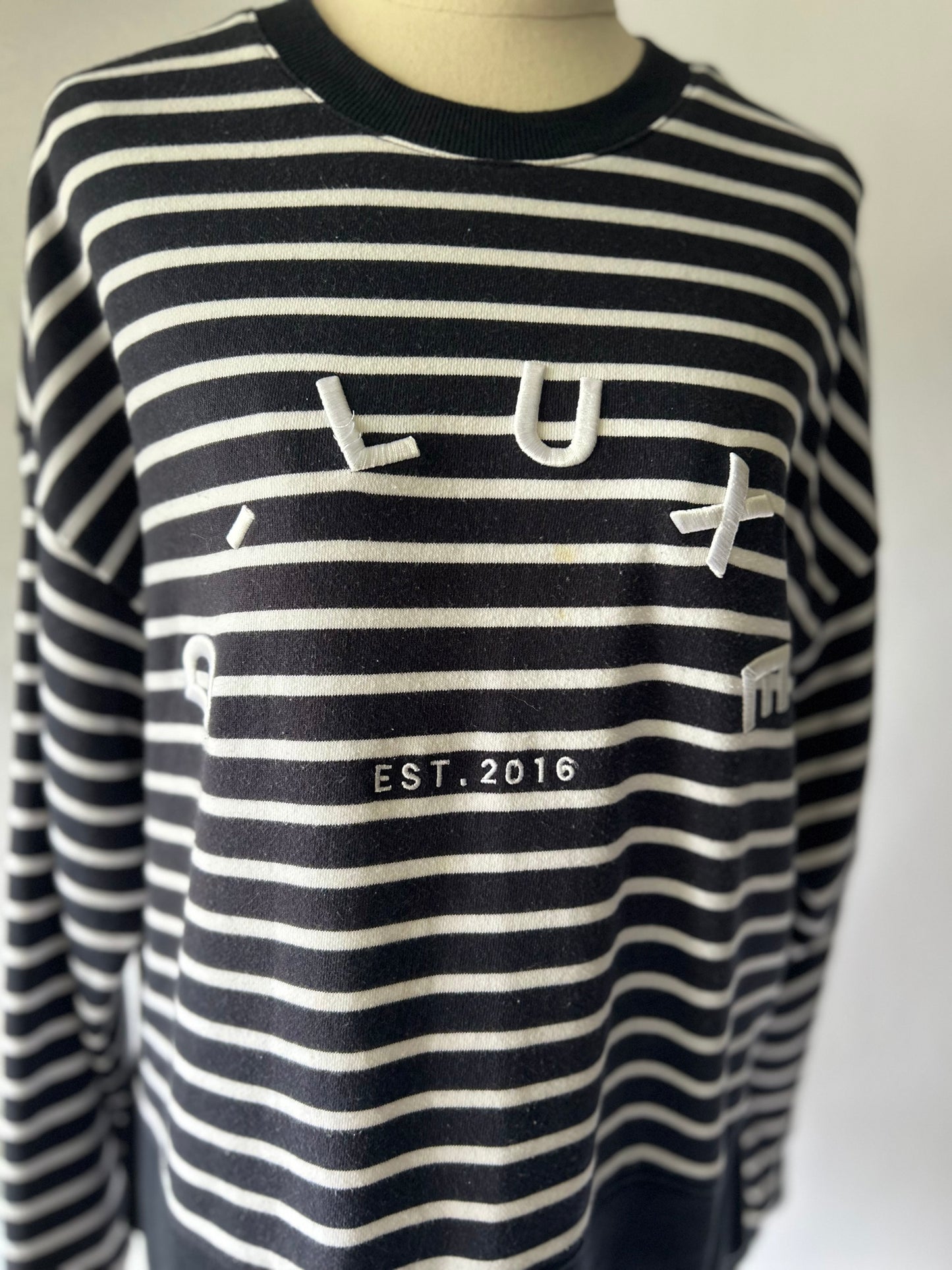 Decjuba Navy & White Striped Jumper – Size M