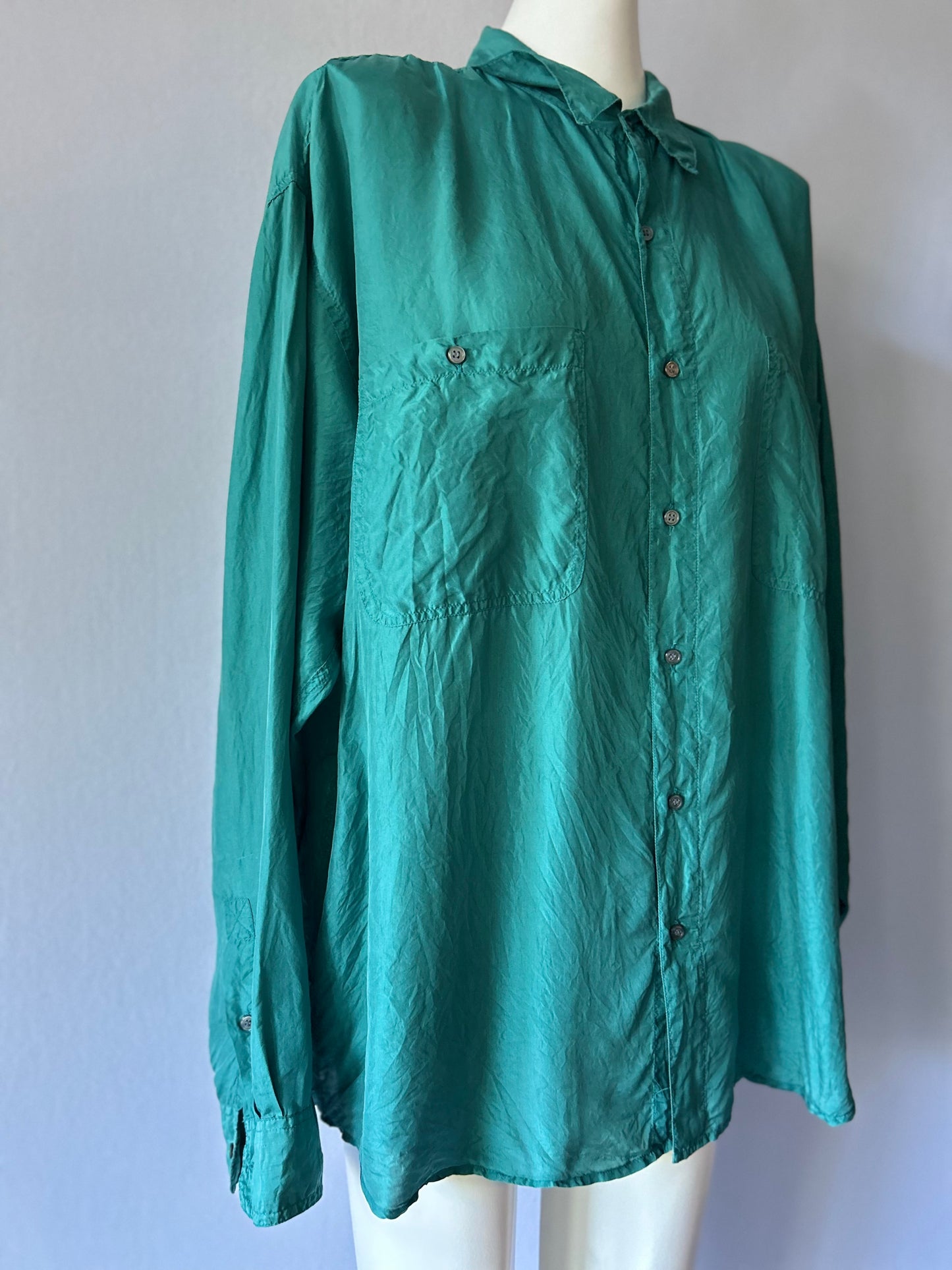 Oversized Emerald Green 100% Silk Button-Down Shirt - Size XL