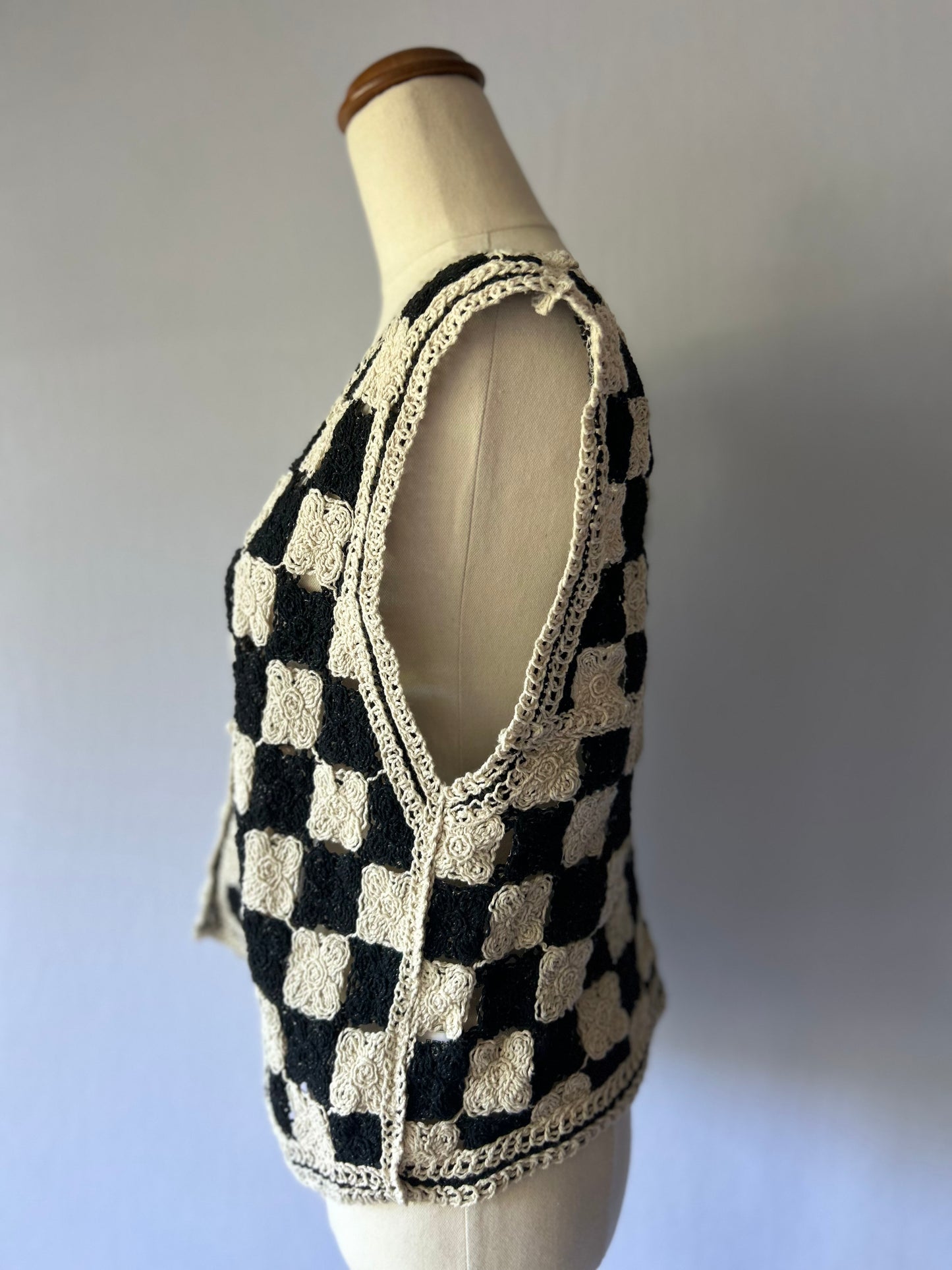 Black and white checkered vest – Size L