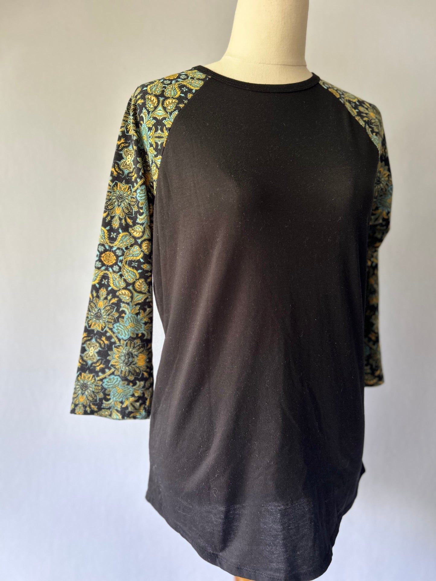 Floral Raglan 3/4 Sleeve Top – Size XS