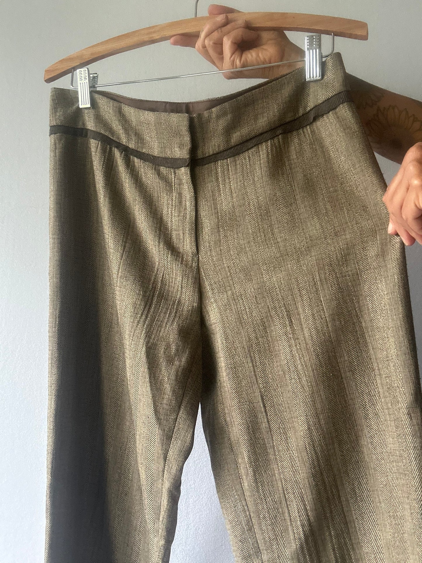 Mara Mac Tailored Tonal Contrast Trousers – Size 40