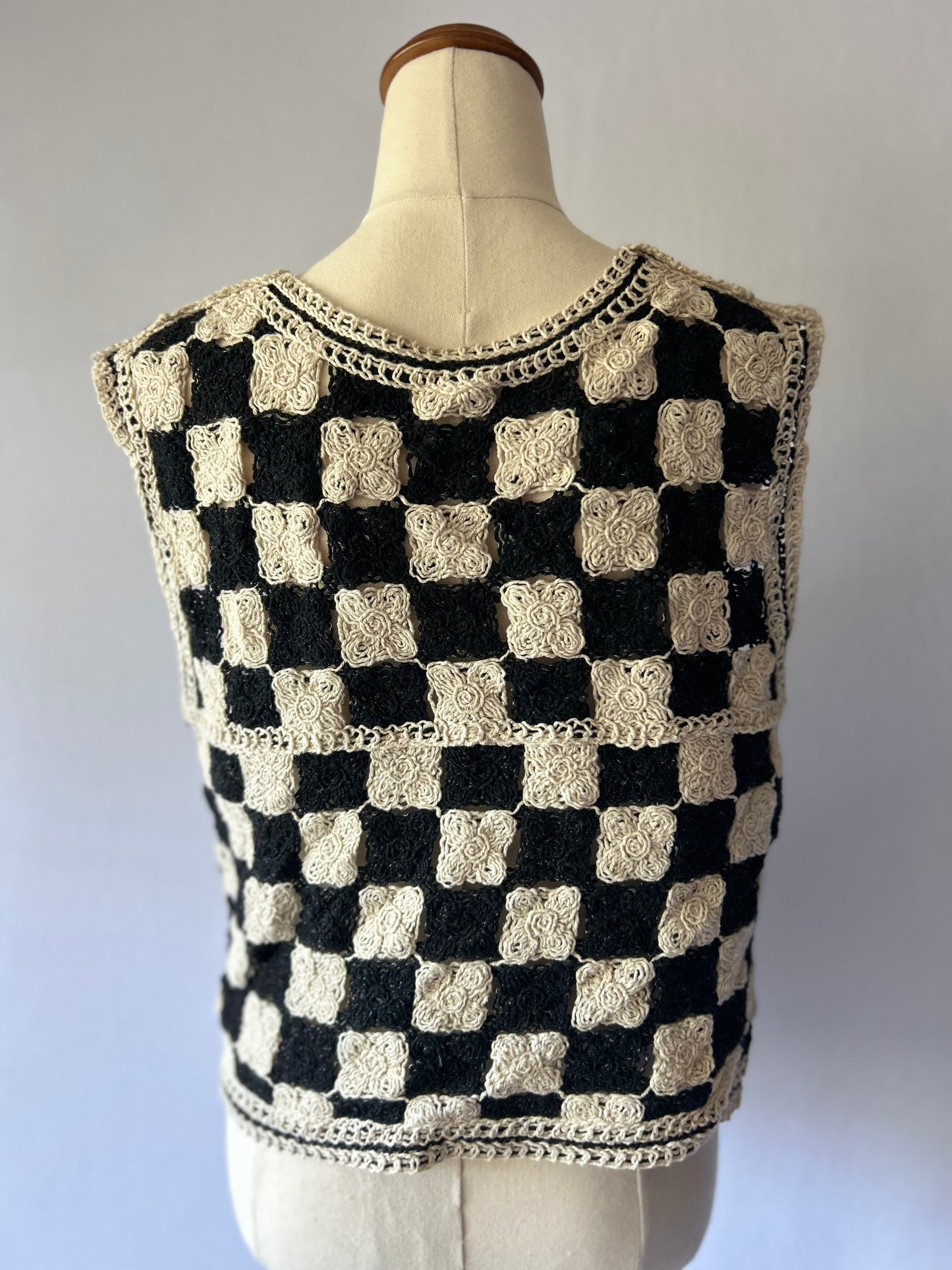 Black and white checkered vest – Size L
