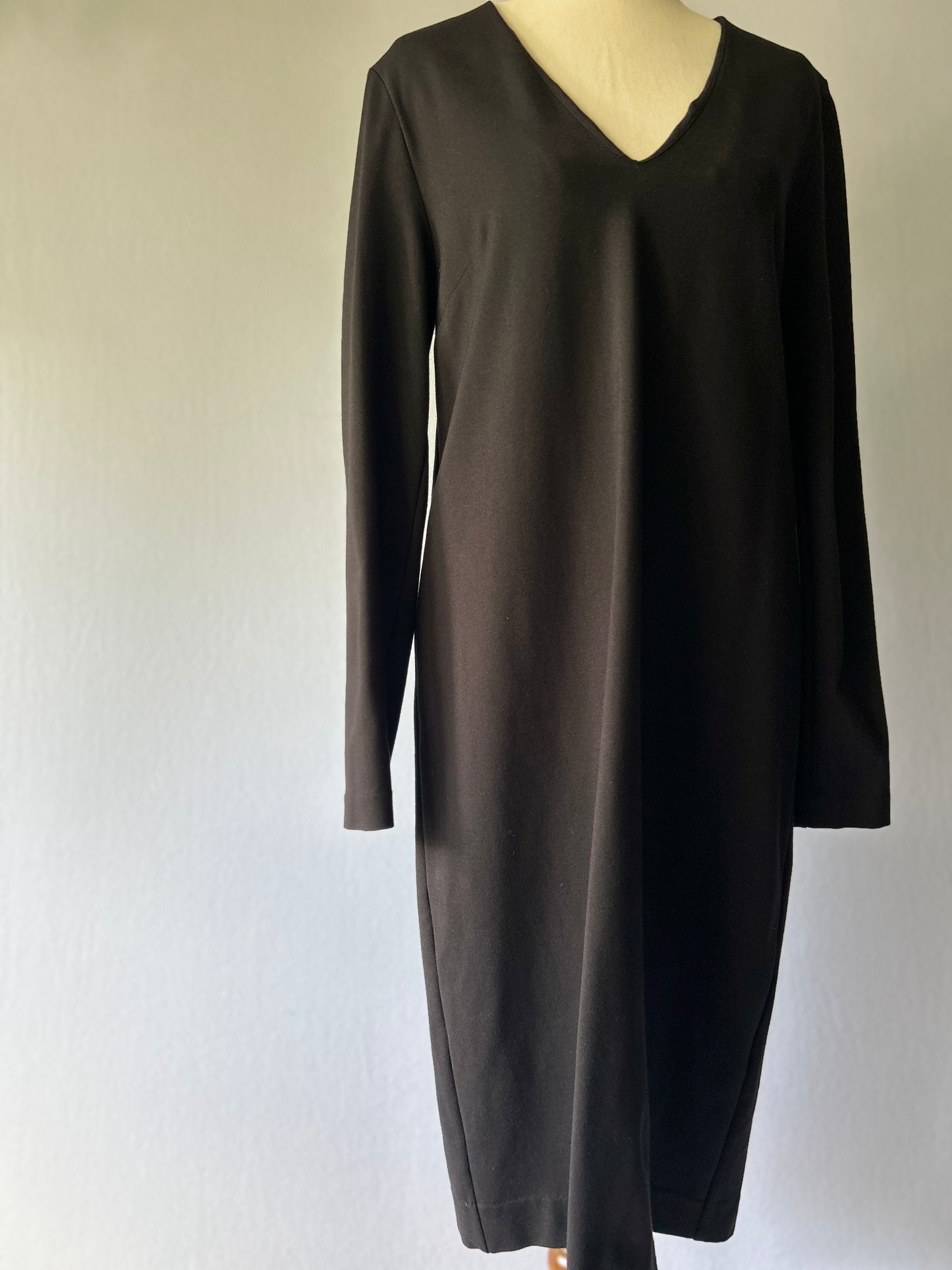 Juliette Hogan V-Neck Long Sleeve Shift Dress – Size 8