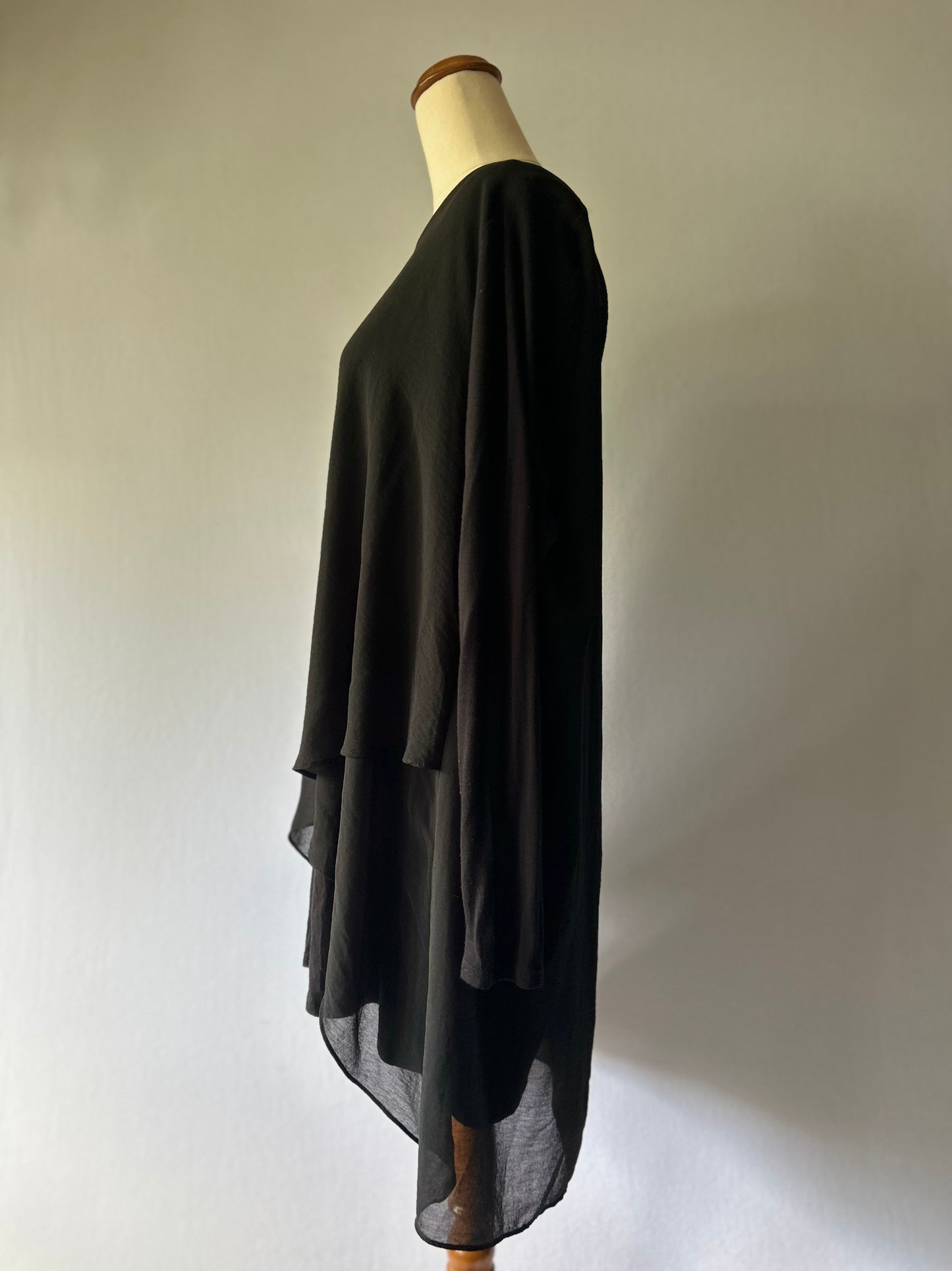 Abstract Geometric Pleated Blouse – Size 18