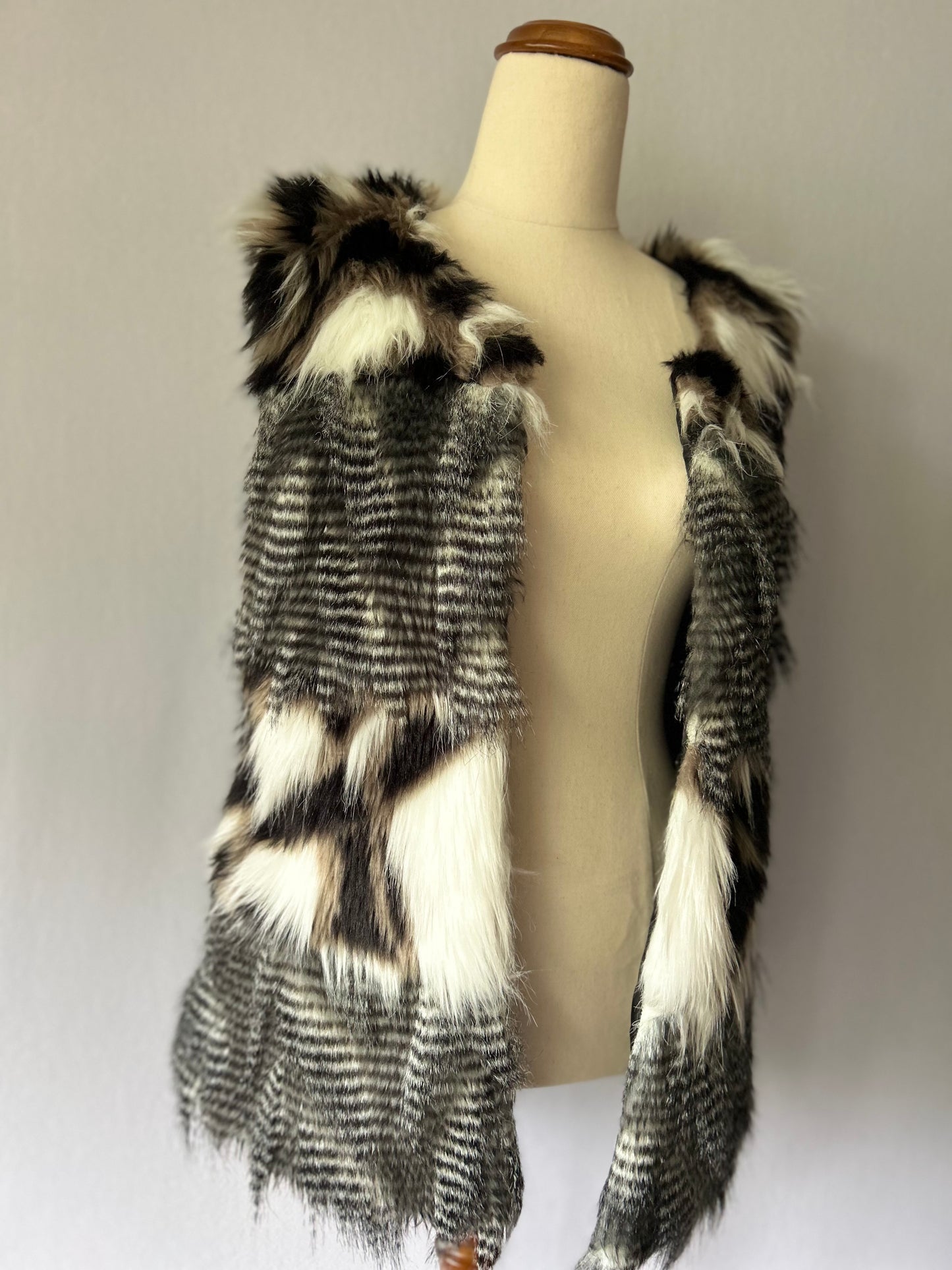Monochrome Faux Fur Geometric Gilet – Size 10