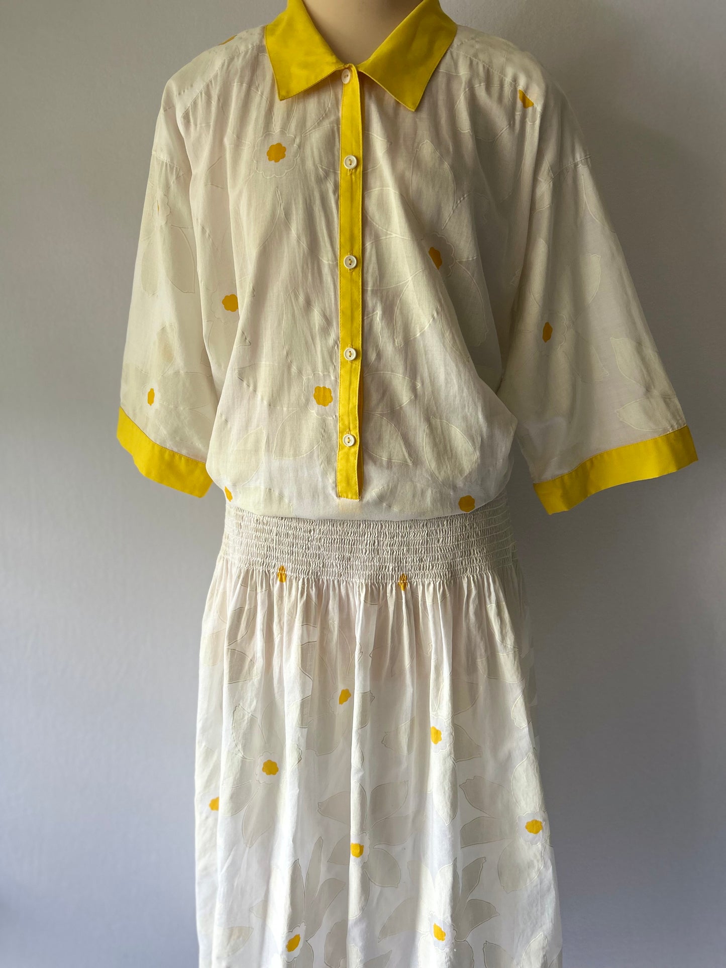 Vintage Cinnamon Dress - Made NZ - Cotton Daisy Print, size 14