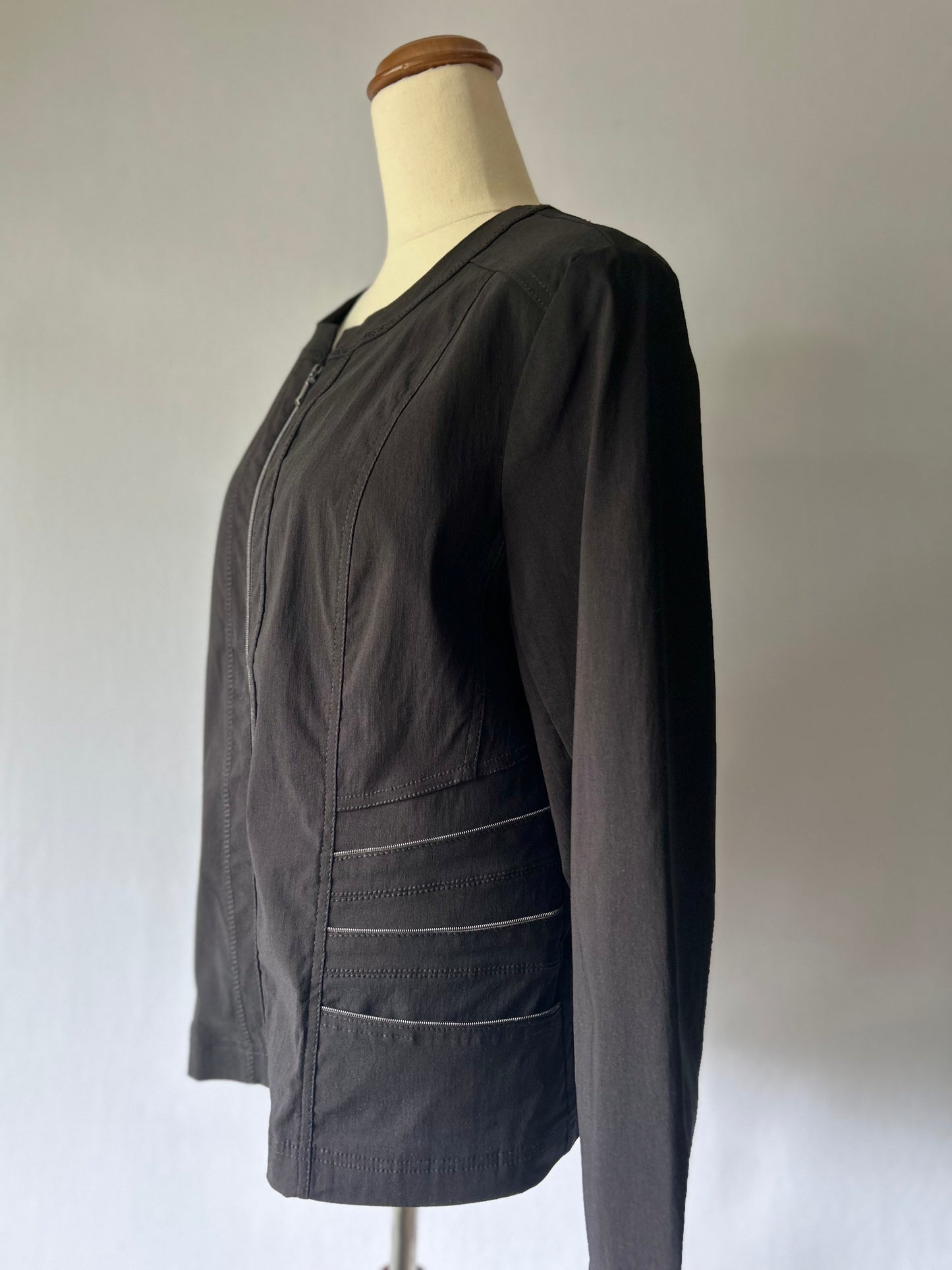 Black Structured Jacket with Shoulder Pads – Size L