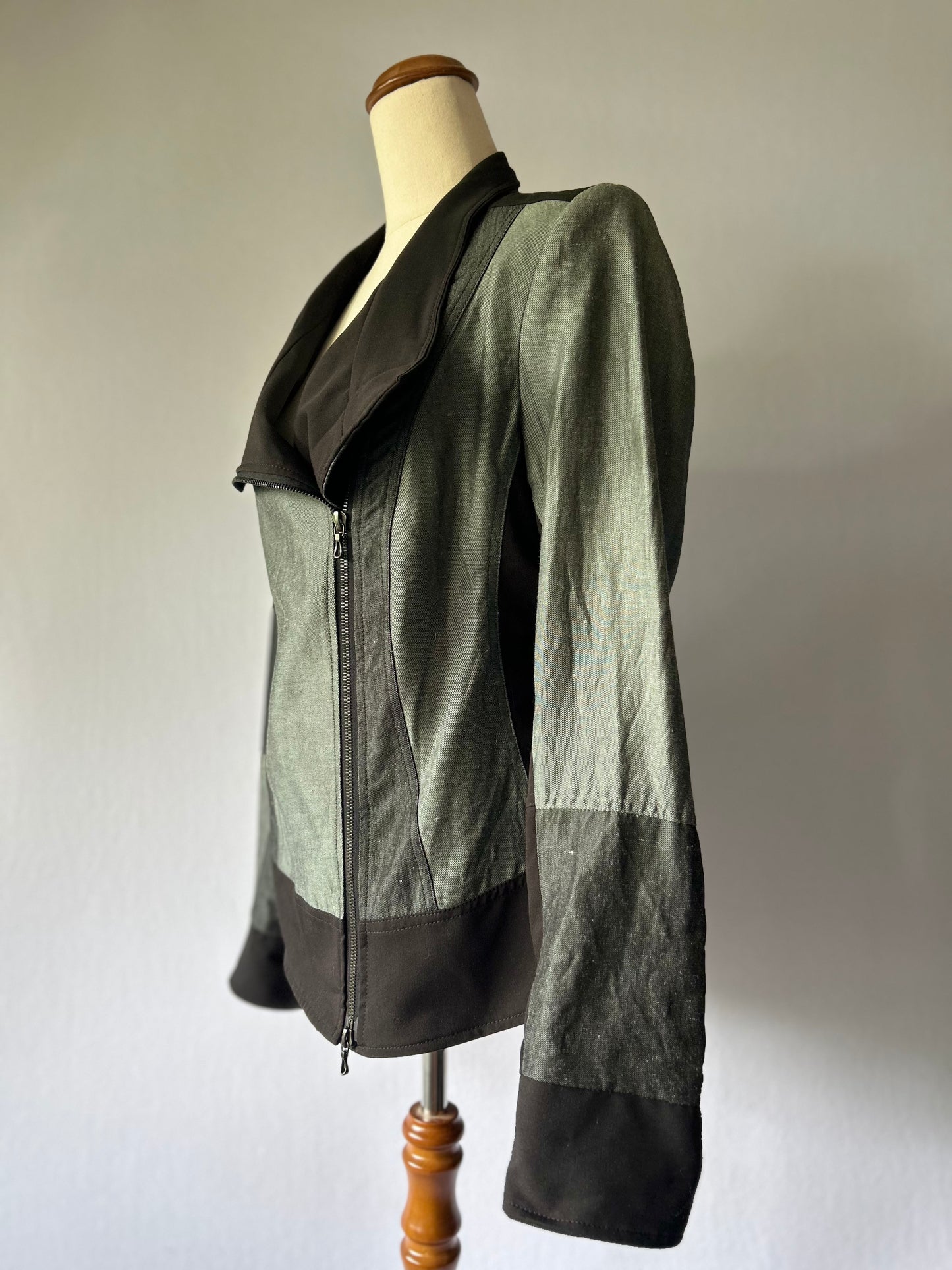 Jane Daniels Made in NZ Tailored Panel Jacket – Size 10