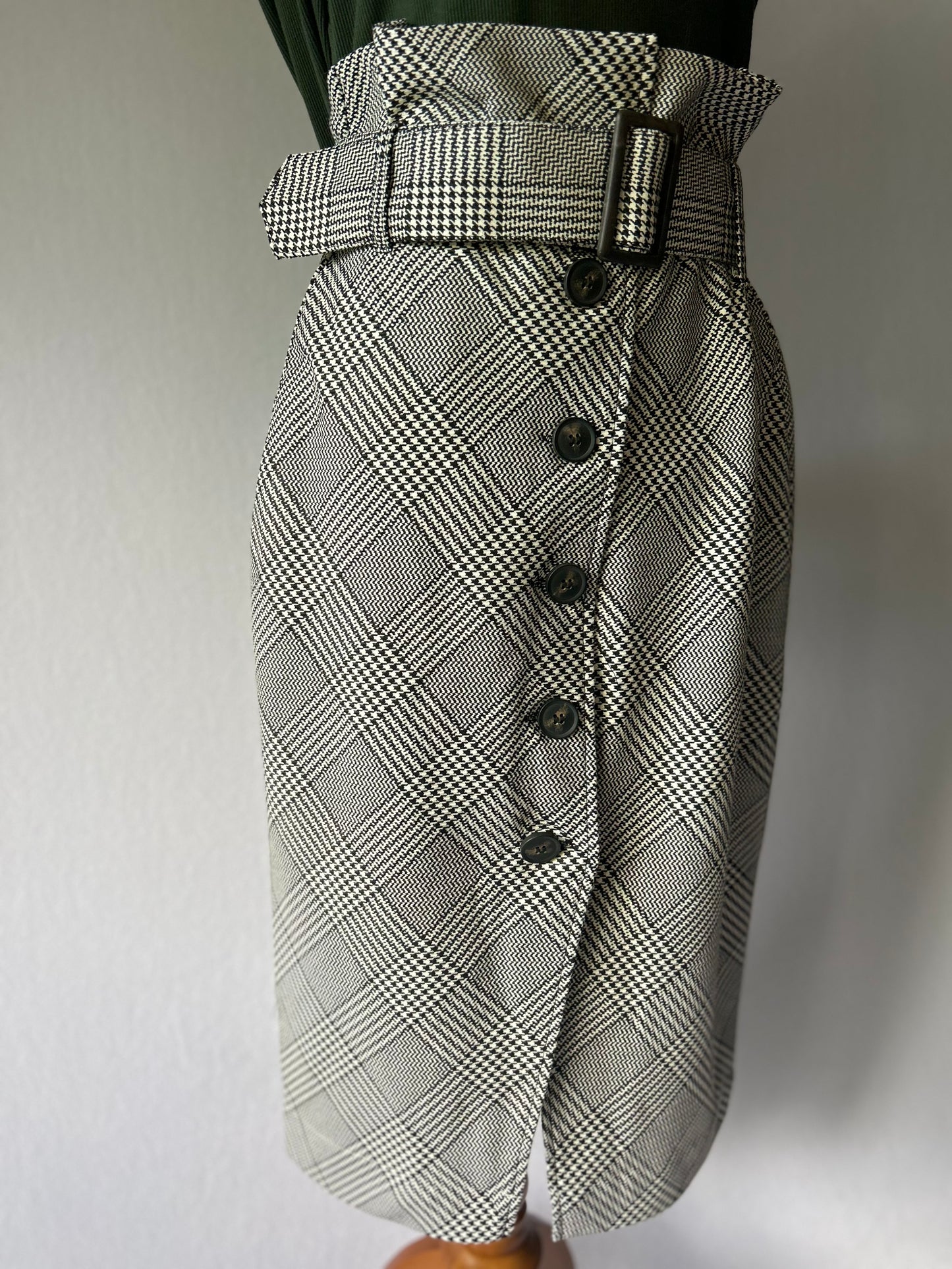 High-Waisted Houndstooth Plaid Midi Skirt with Belt - Size UK 12 / EUR 40