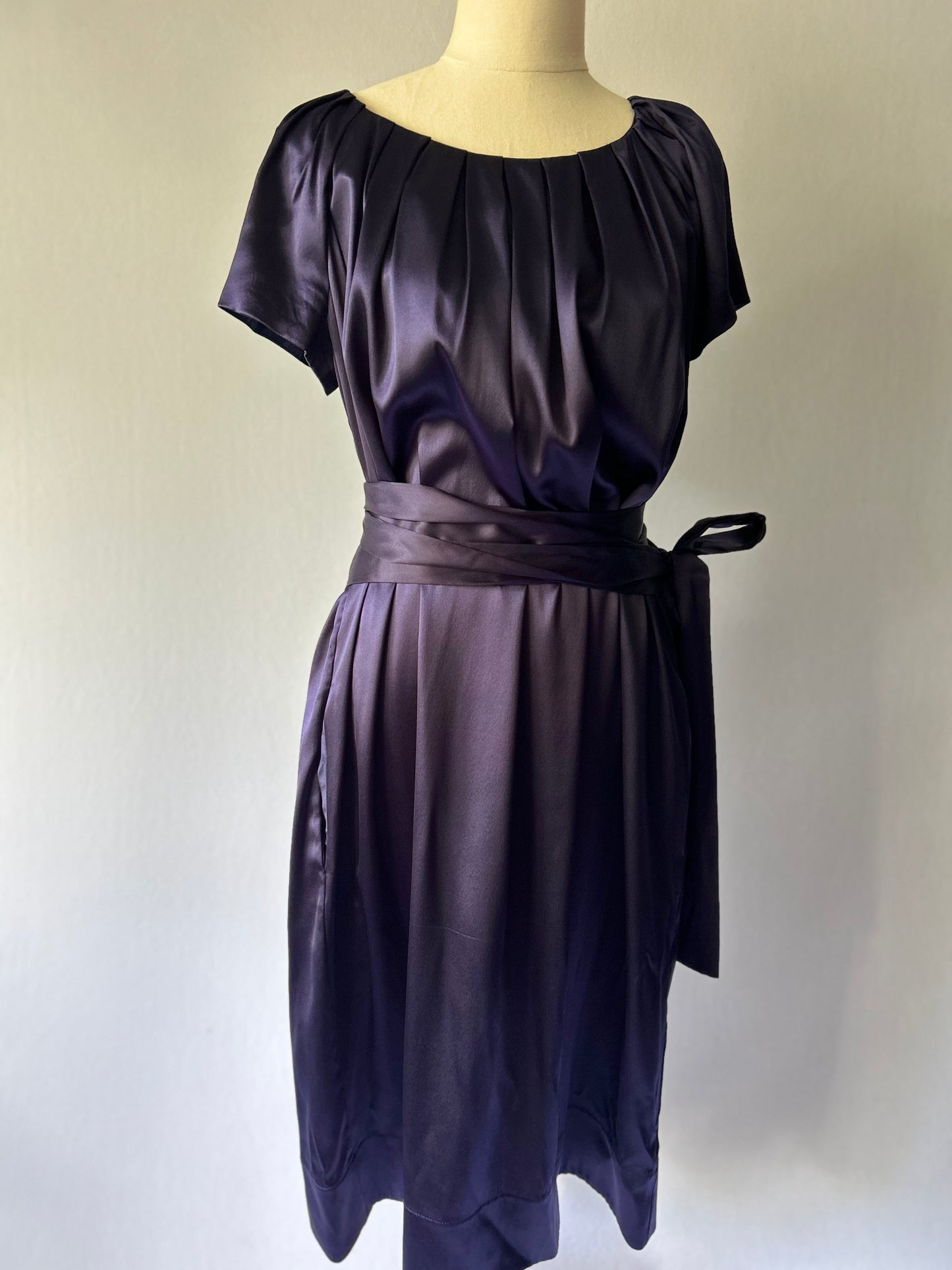DKNY Silk-Stretch Pleated Cocktail Dress – Size 8