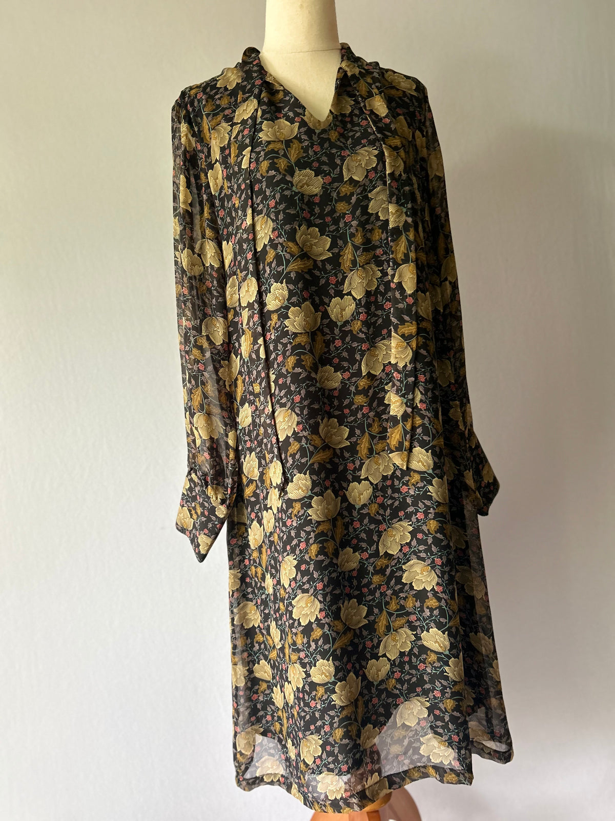Vintage Jendi Dark Floral Tie-Neck Chiffon Midi Dress - Size 12