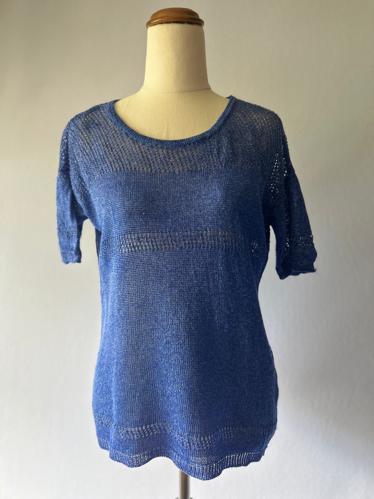 Max Blue Top – Size M | 55% Linen, 45% Rayon