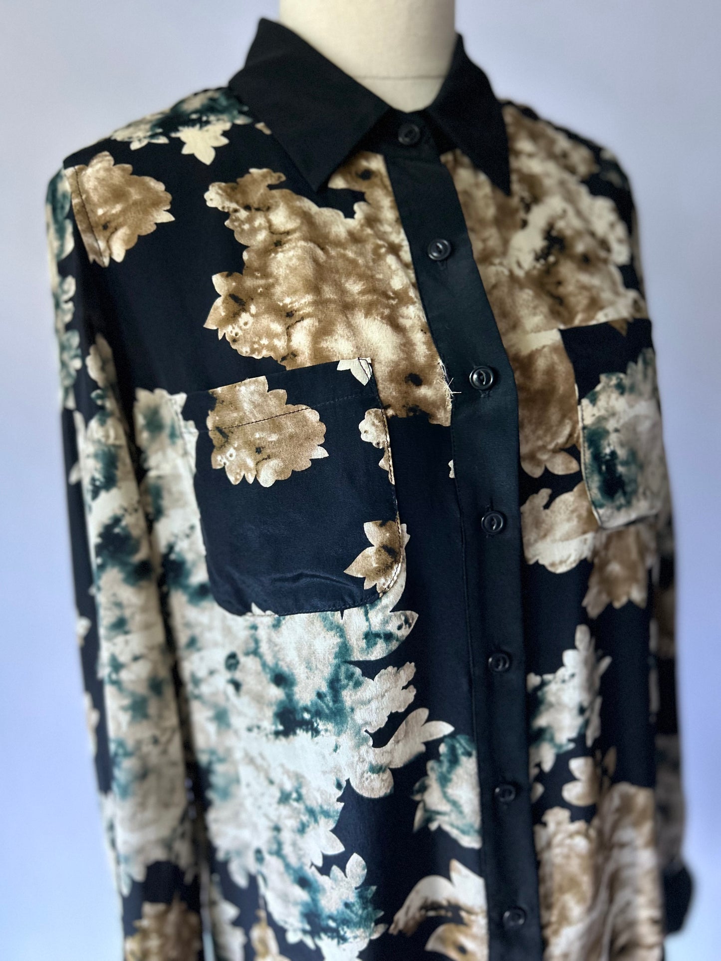 Juliette Hogan Silk Floral Shirt – Size 8
