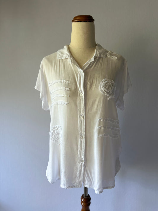 Bohemian Raw-Edge Floral Appliqué Shirt - White Rayon - Size M