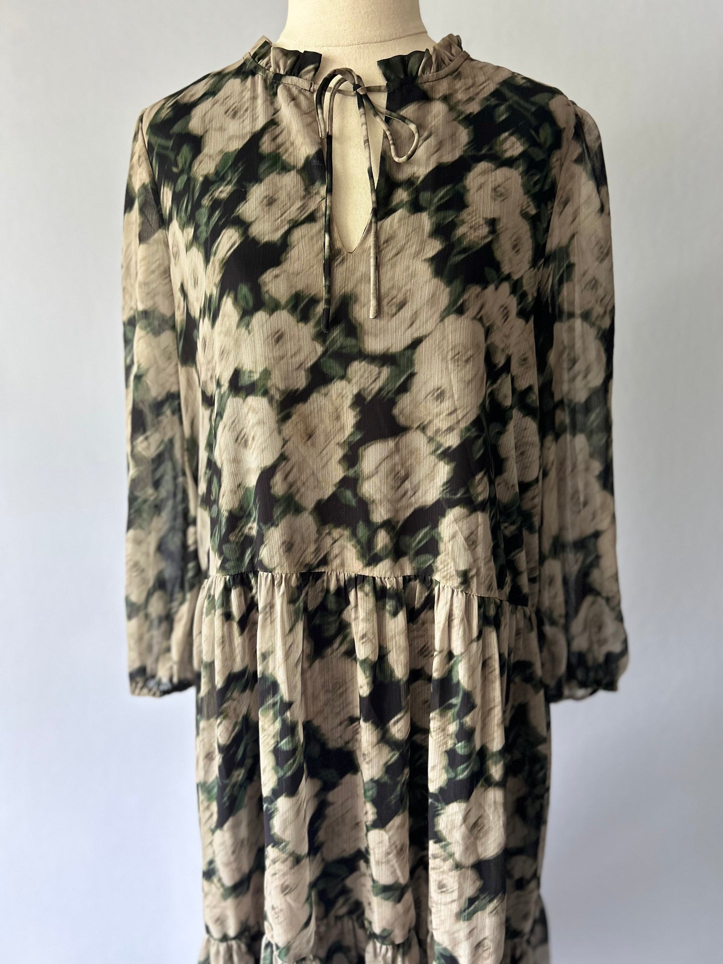 Decjuba 100% Recycled Polyester Tiered Floral Midi Dress - Size 8