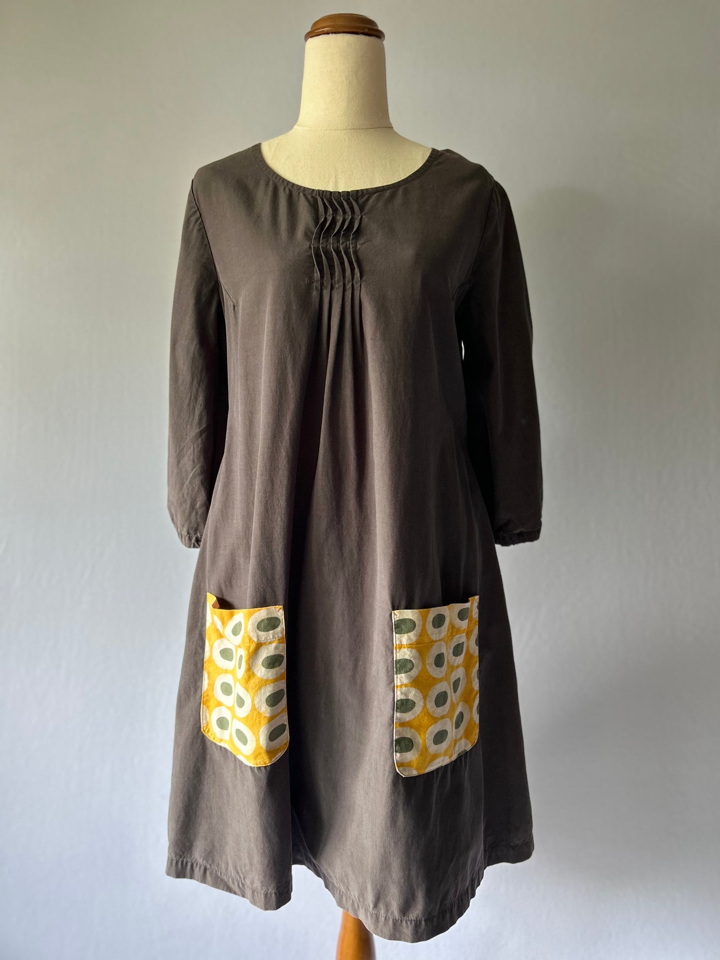 Grey Cotton Dress with Patterned Pockets – Size Small
