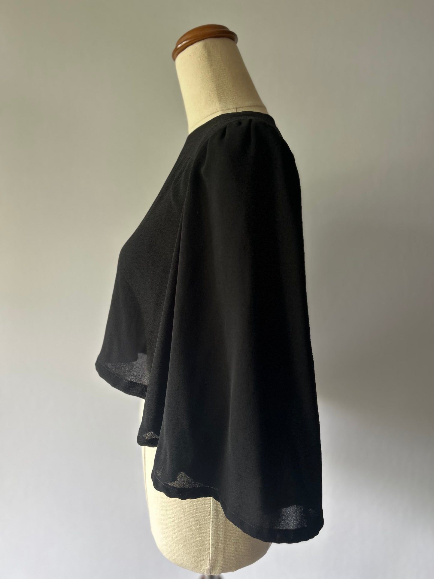 Black Strong Shoulder Cropped Blouse - Size M