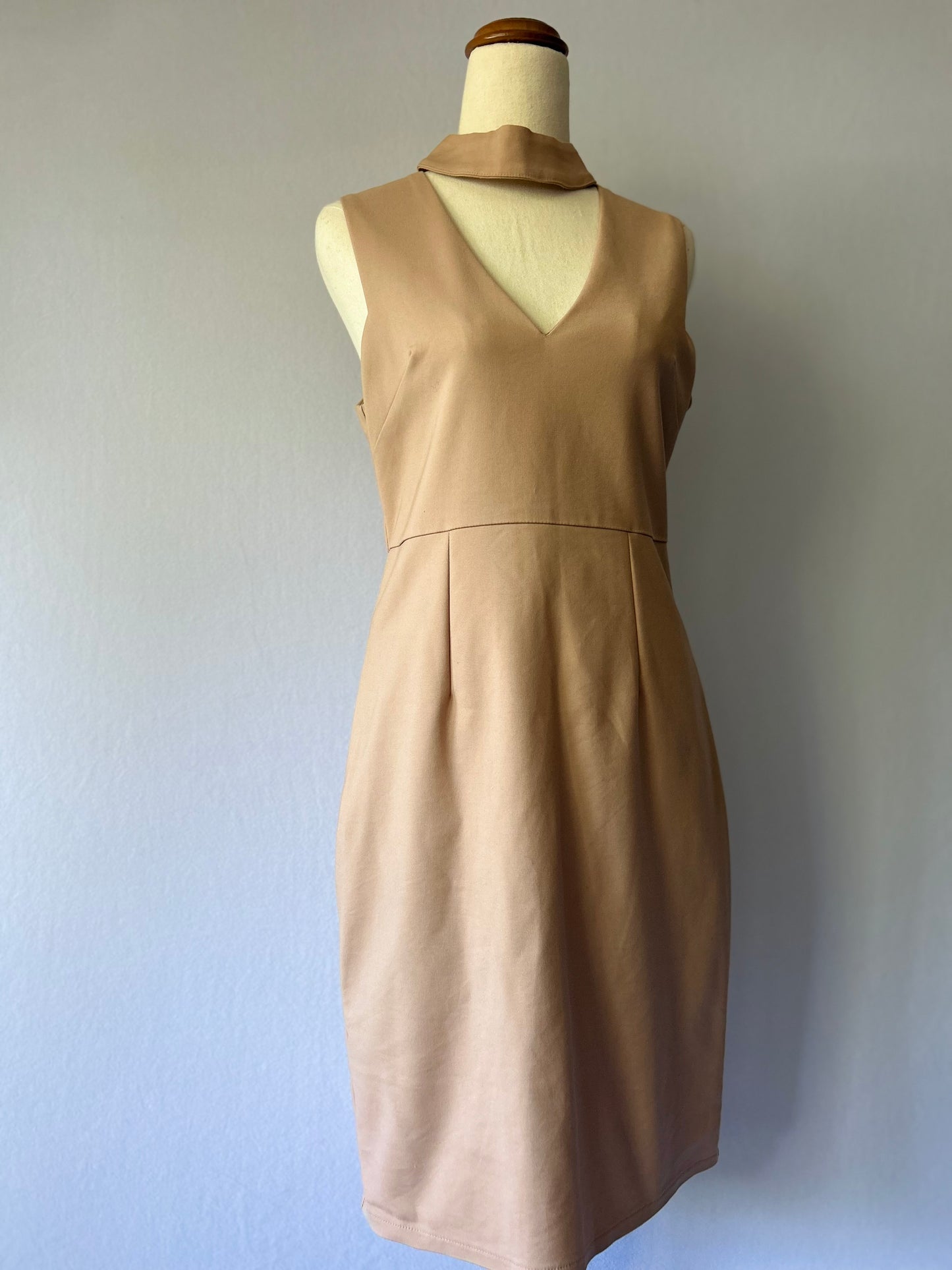Sass Camel V-Neck Sheath Dress with Choker Detail - Size 10