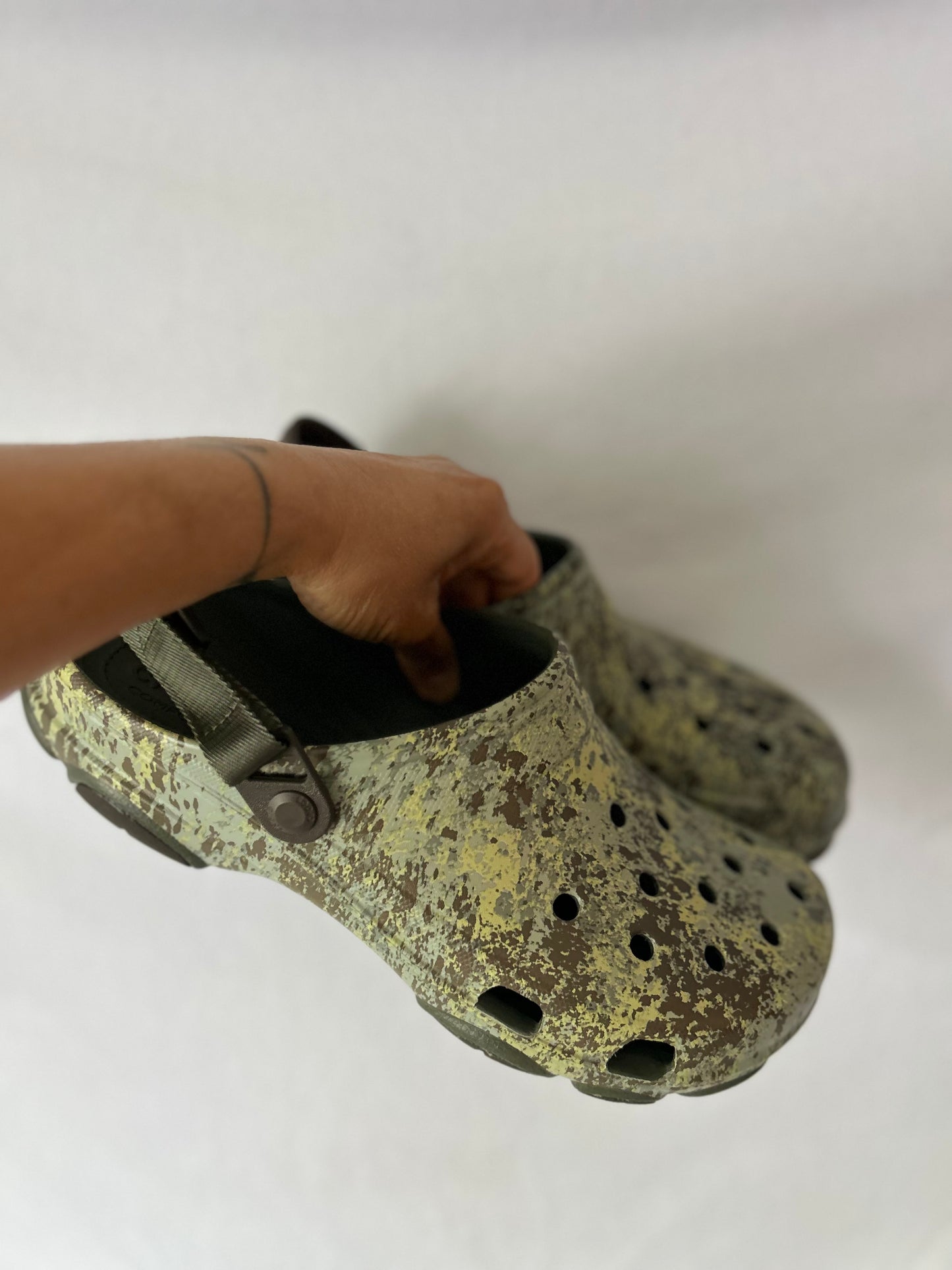 Crocs All-Terrain Clogs – Earth Tone Camo
Size: Men's US 13 / EU 47