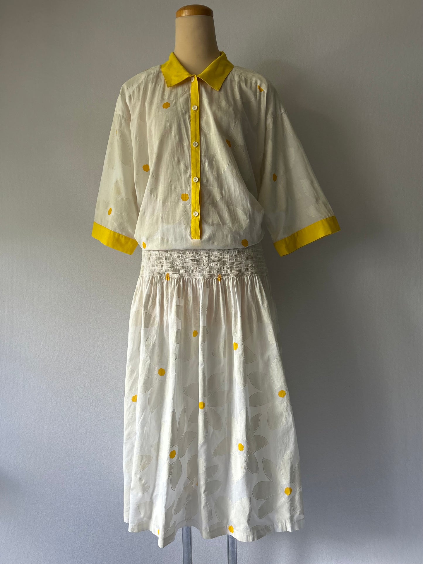 Vintage Cinnamon Dress - Made NZ - Cotton Daisy Print, size 14
