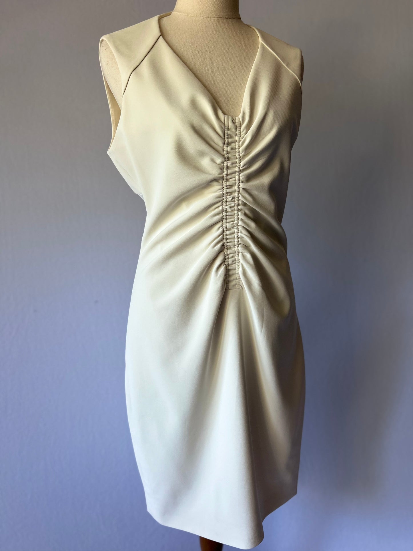 Elegant Karen Millen Ruched Sheath Dress (UK 12 / US 8 / EUR 40)