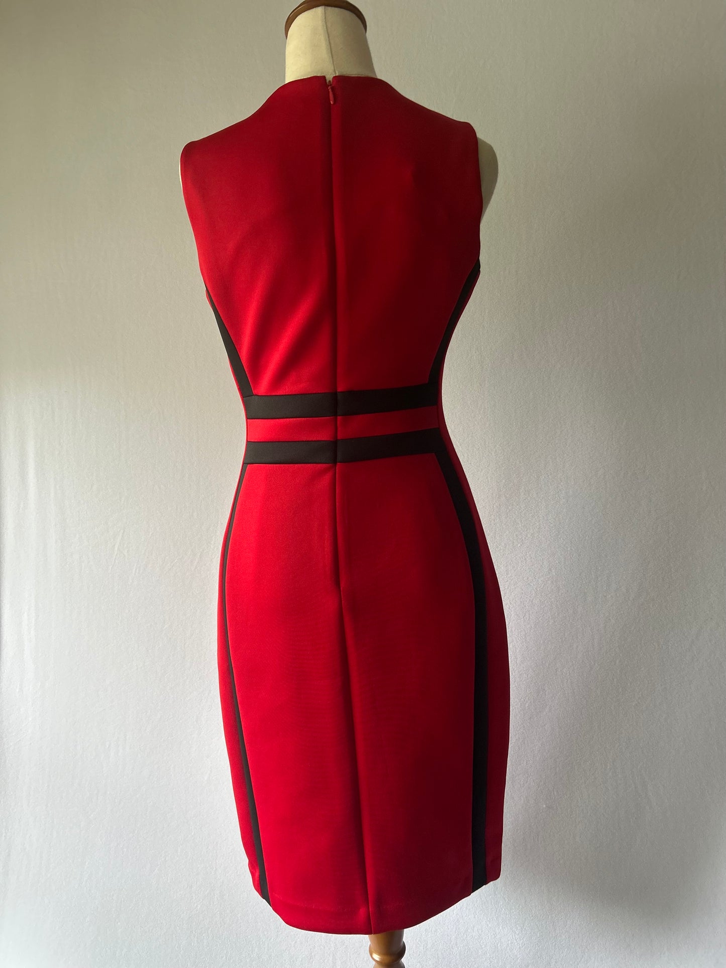 Calvin Klein Red Bodycon Dress – Size 2