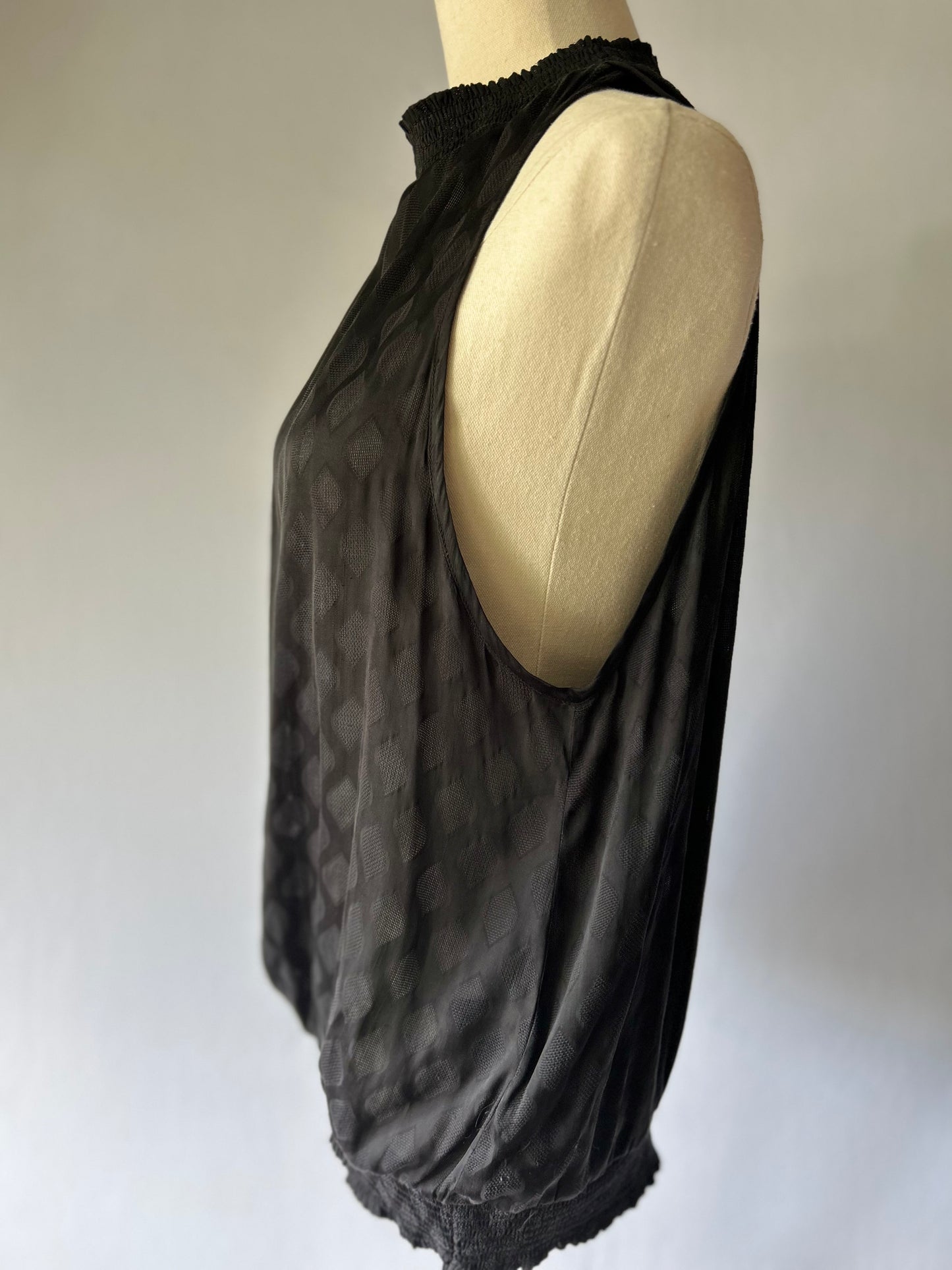 Storm Sleeveless Top – Size 10, Viscose