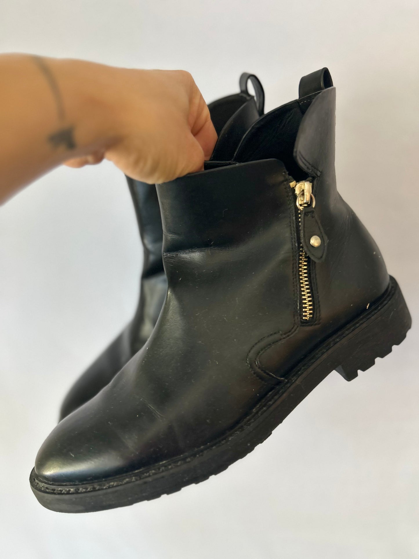 Black Leather Ankle Boots – EUR 39