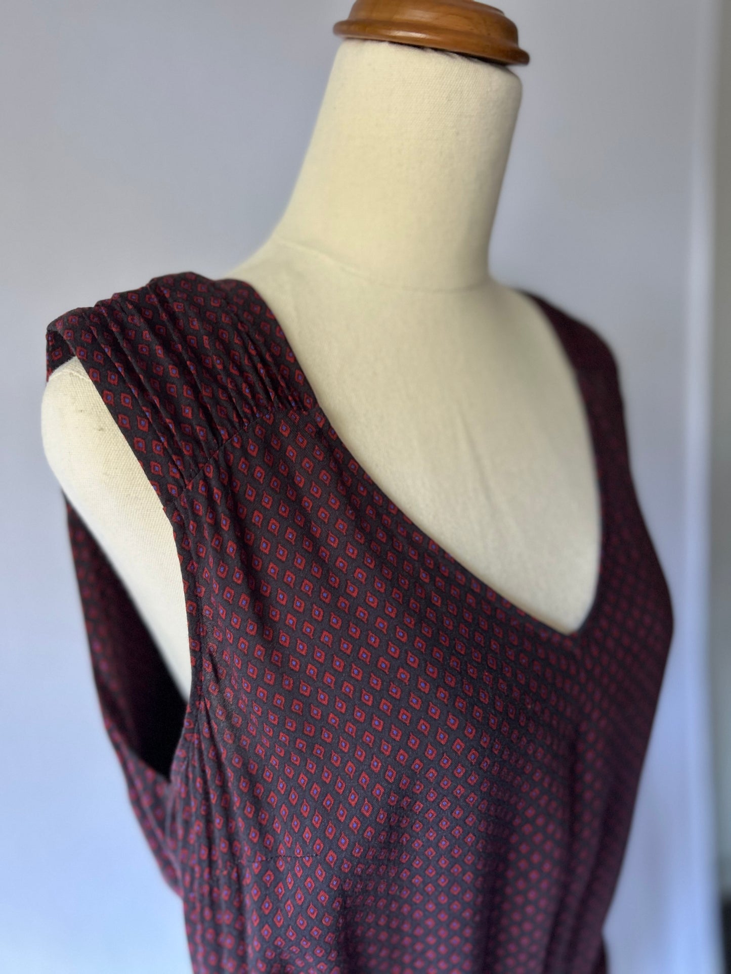 Sleeveless Viscose Dress – Burgundy Print – Size 40