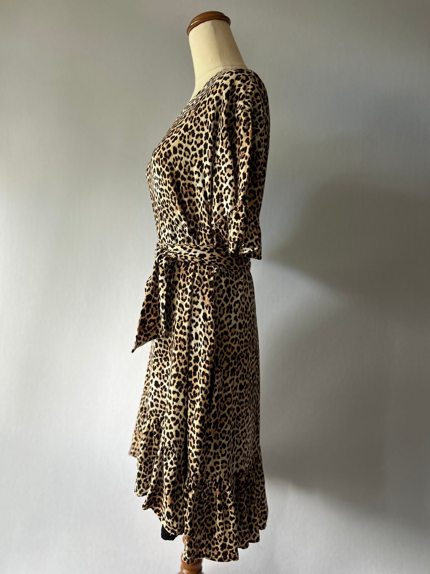 Decjuba 100% Viscose Leopard Print Tie-Waist Dress - Size 10