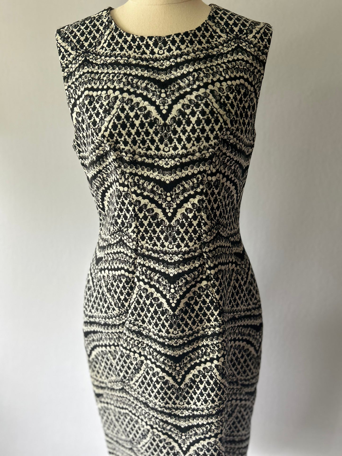 Diane von Furstenberg Printed Cotton-Blend Sheath Dress – Size 8
