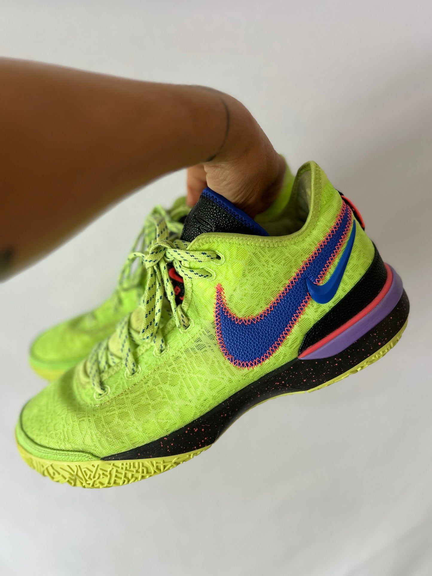 Nike Performance Basketball Sneakers – Volt / Hyper Blue
Size: Men's US 12 / UK 11 / EUR 46
