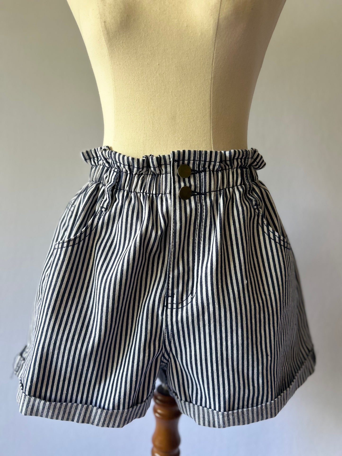High-Waisted Striped Paperbag Waist Shorts - Size M (Cotton Blend)