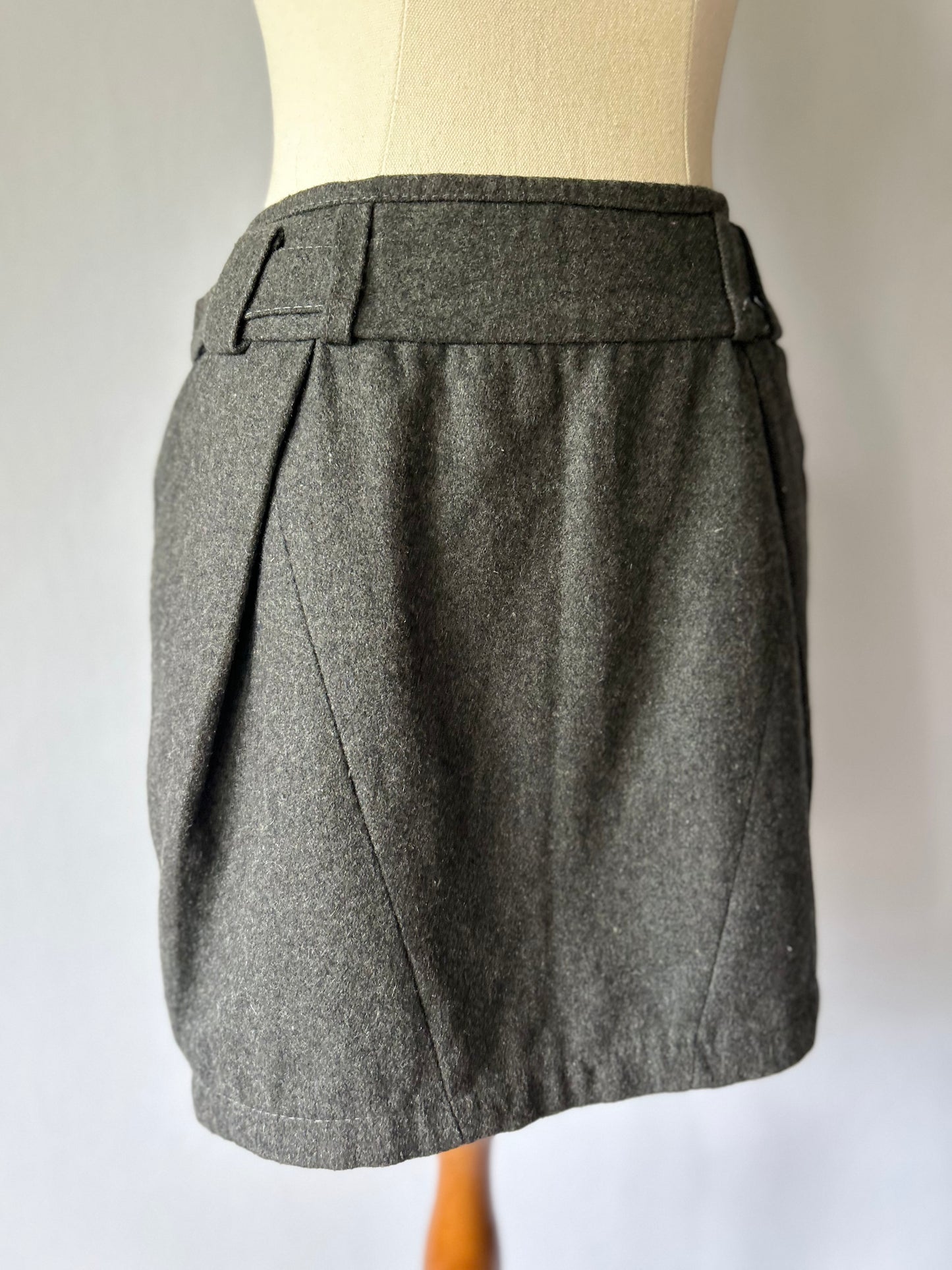 Structured Grey Wool Mini Skirt – Size UK 10 / EUR 38