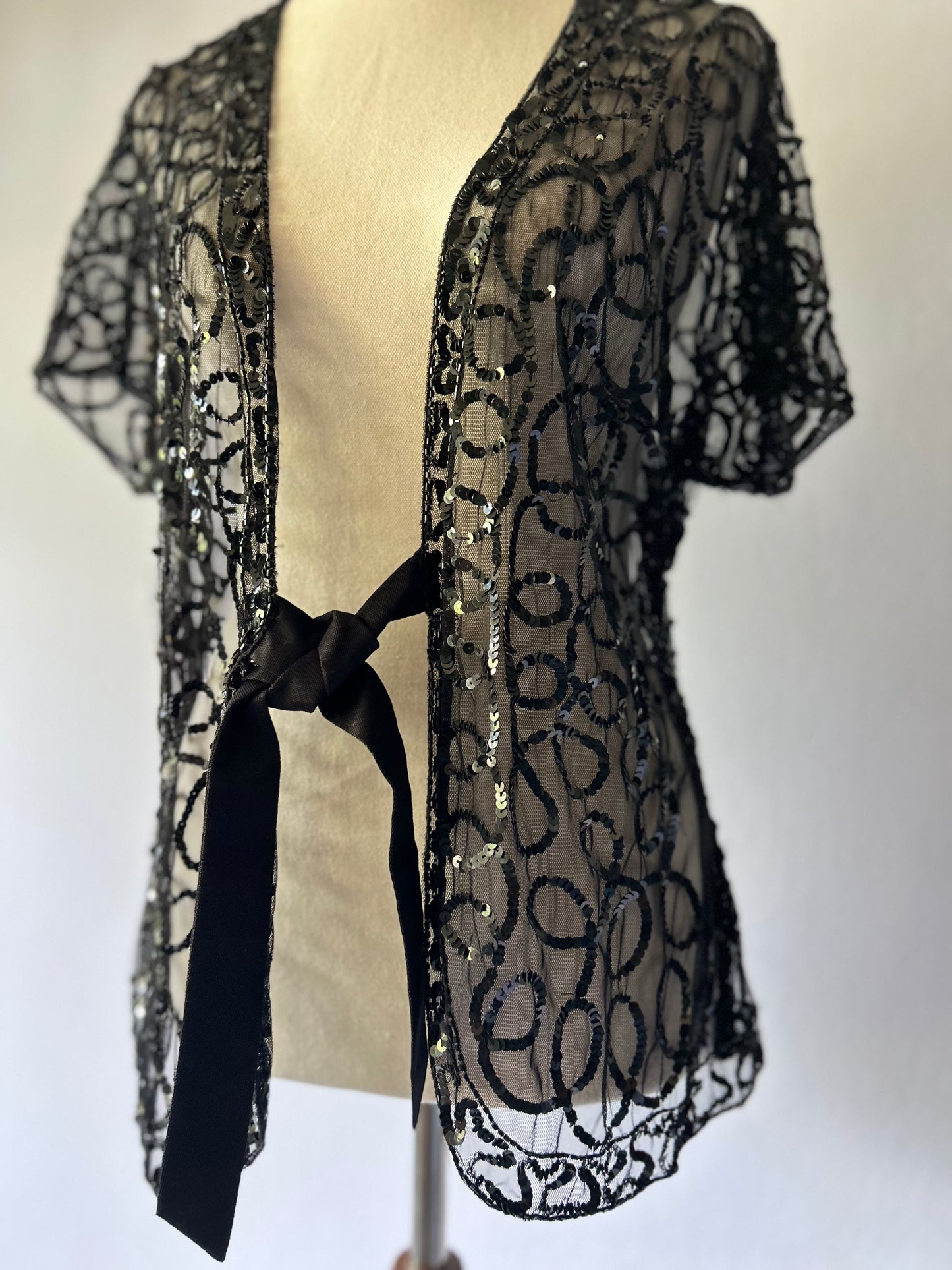 Vintage Glamour Sequin Mesh Wrap - Black - One Size