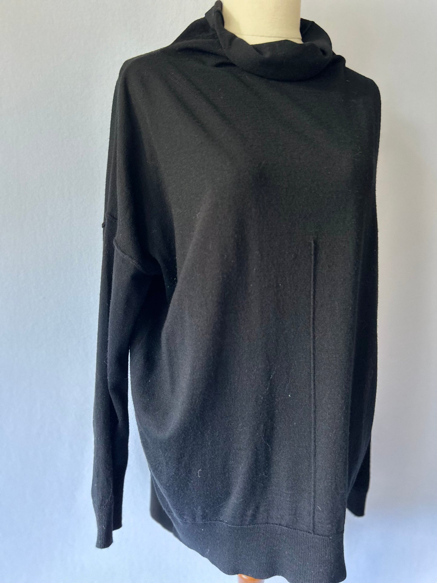 Sills Premium 100% Merino Wool Layered Knit – Size M